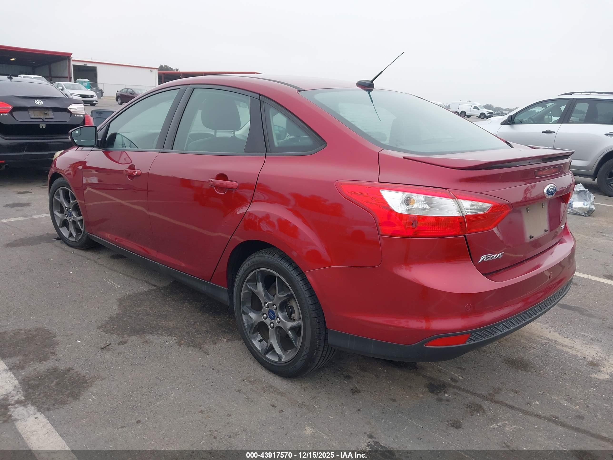 FORD FOCUS image 3