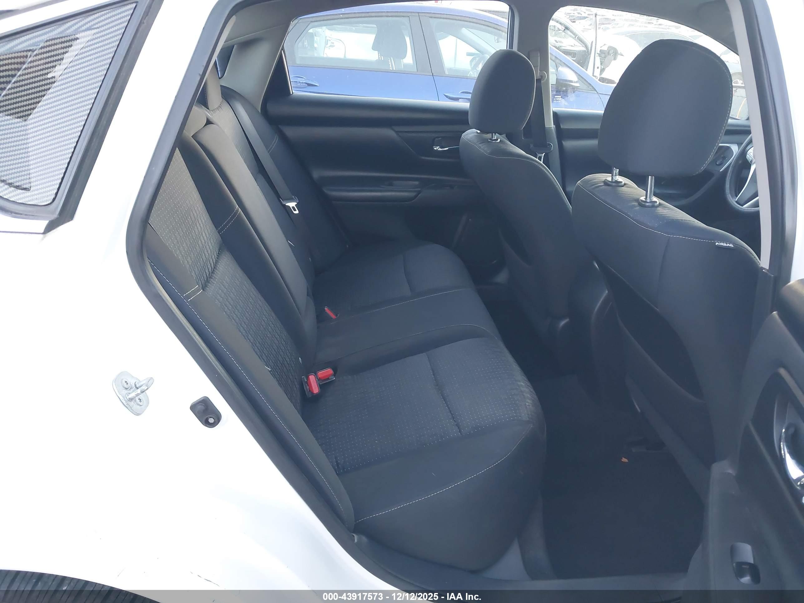 NISSAN ALTIMA image 8