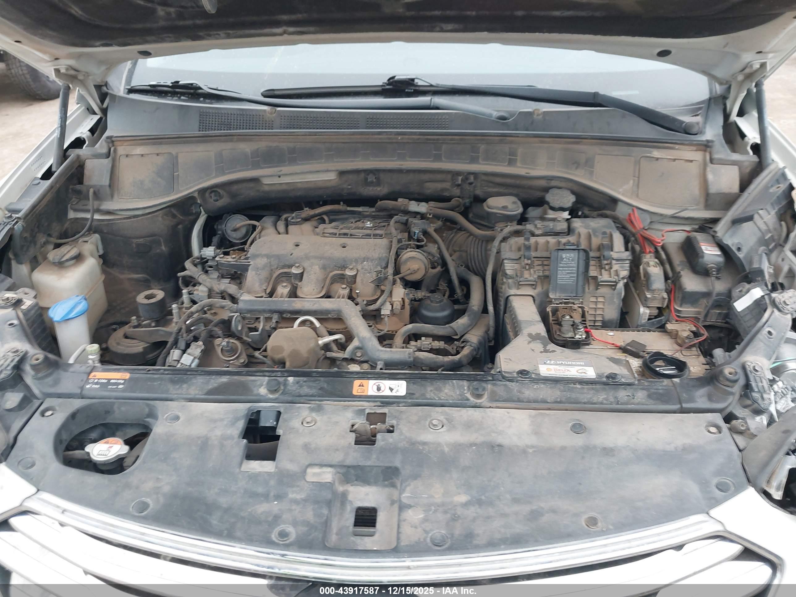 HYUNDAI SANTA image 10