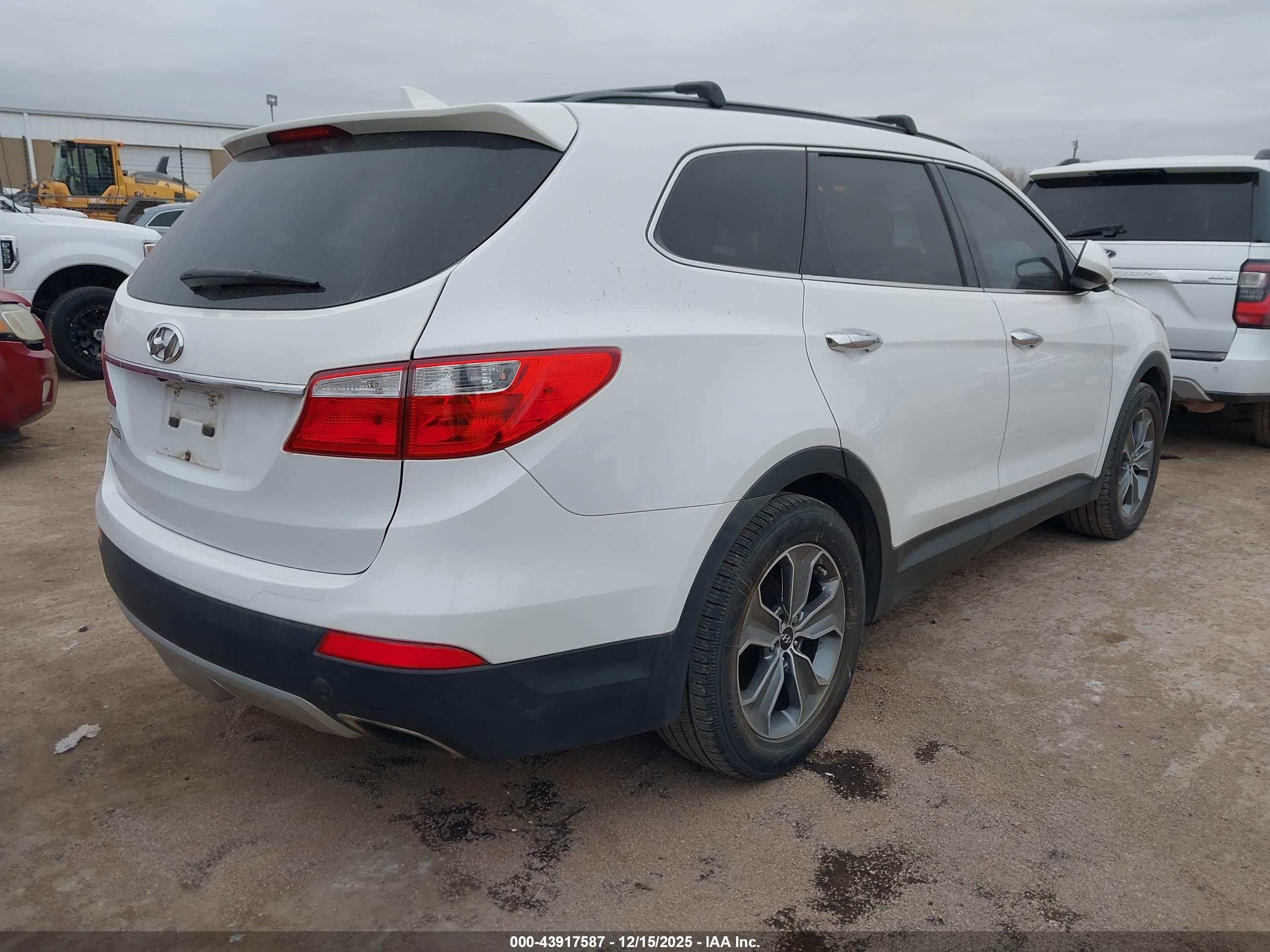 HYUNDAI SANTA image 4
