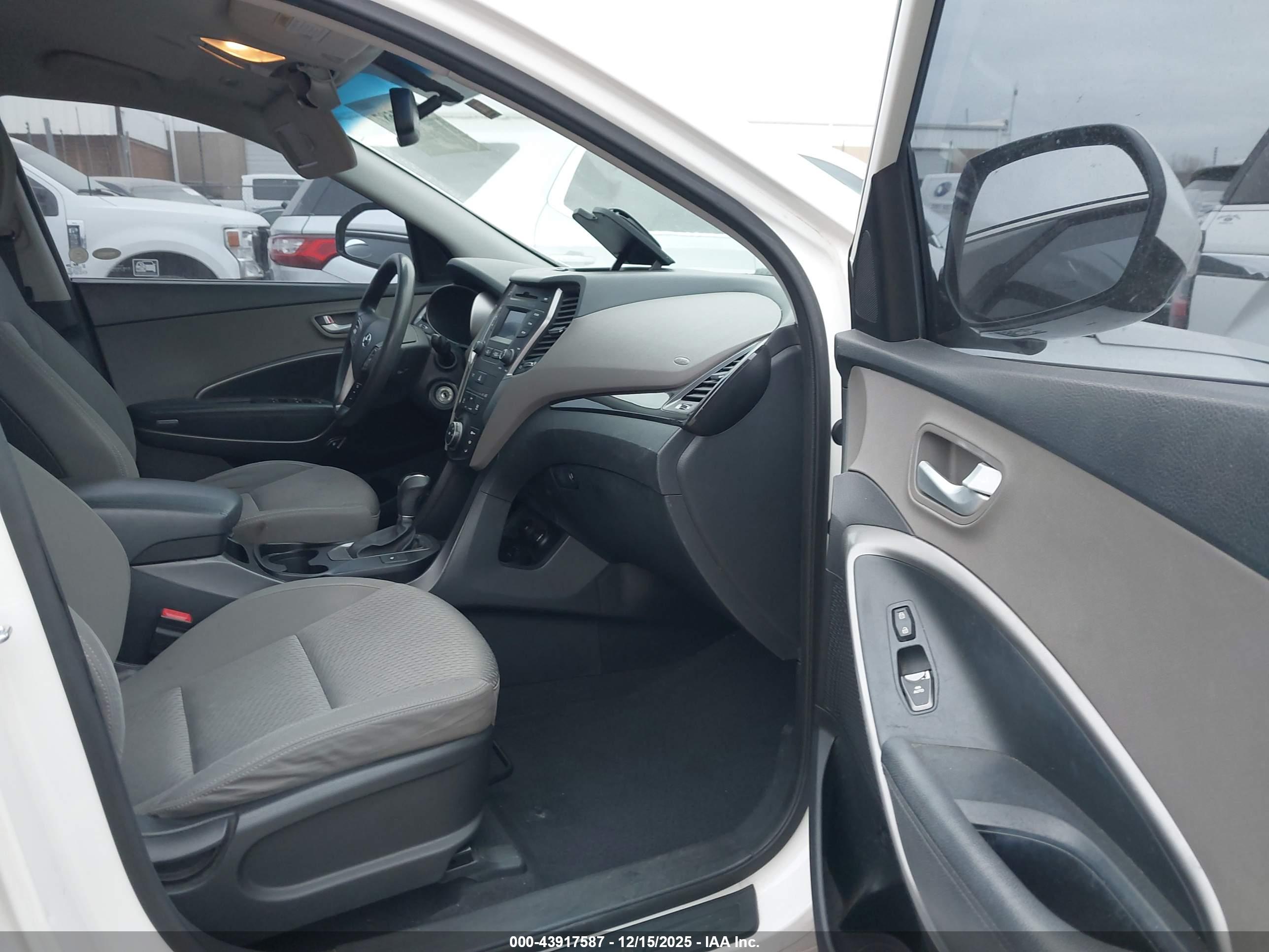 HYUNDAI SANTA image 5
