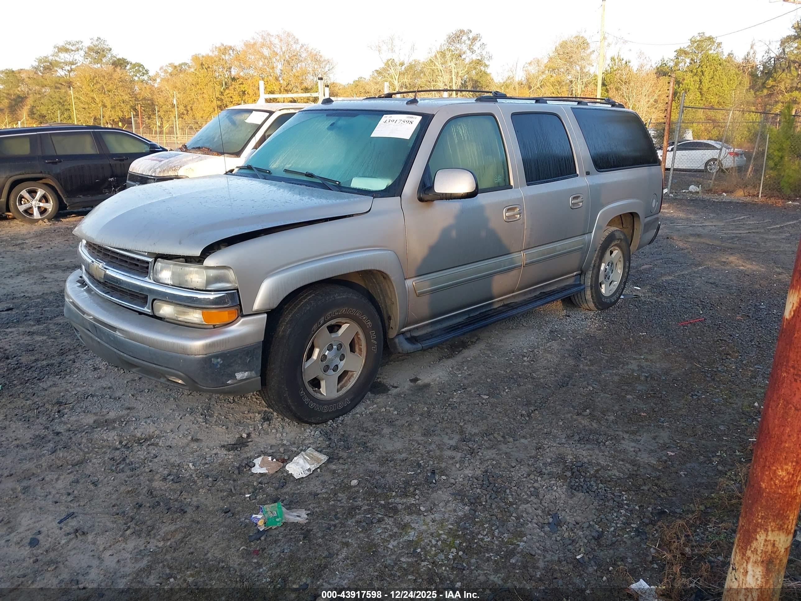 CHEVROLET SUBURBAN image 2