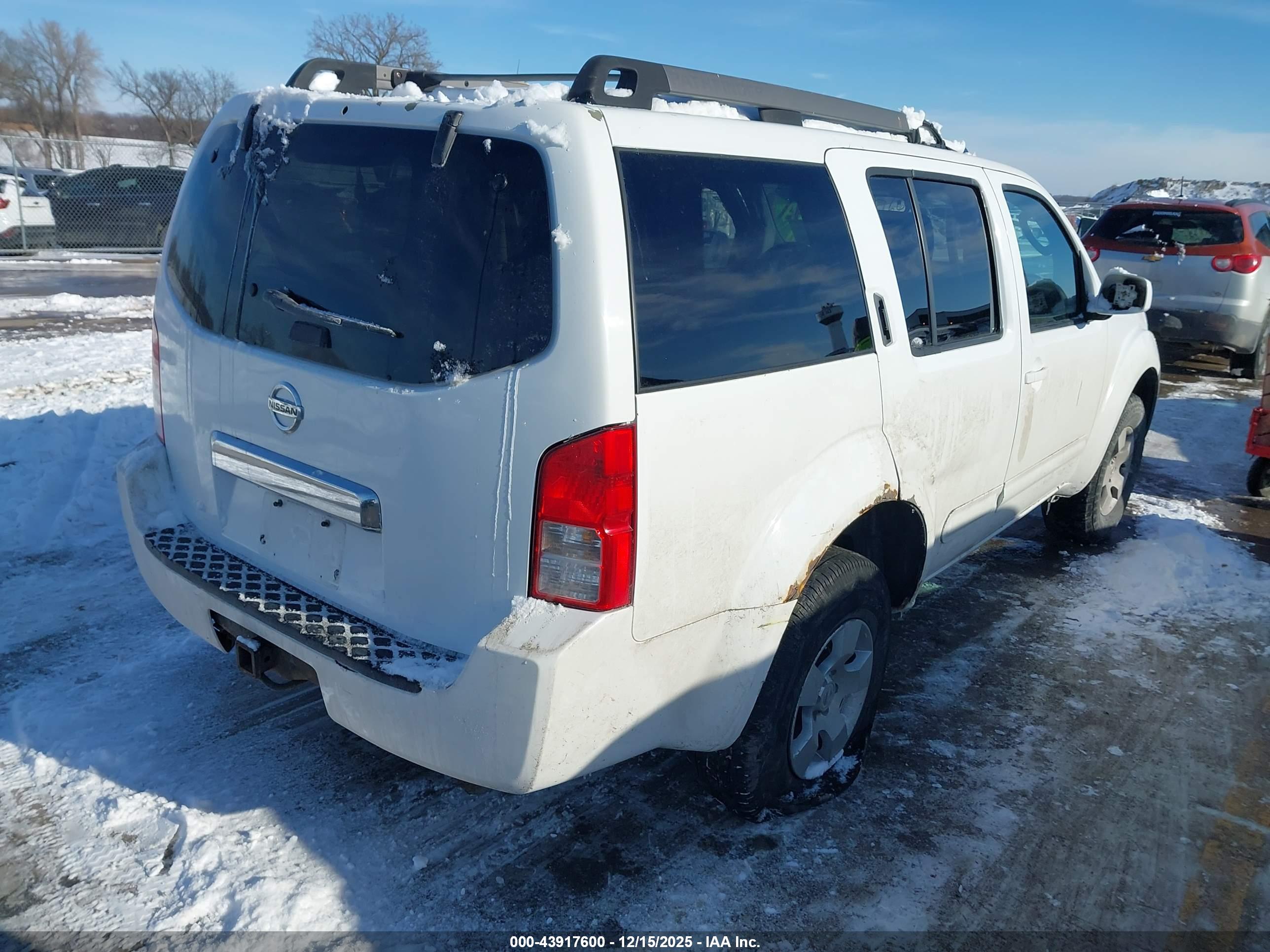 NISSAN PATHFINDER image 4