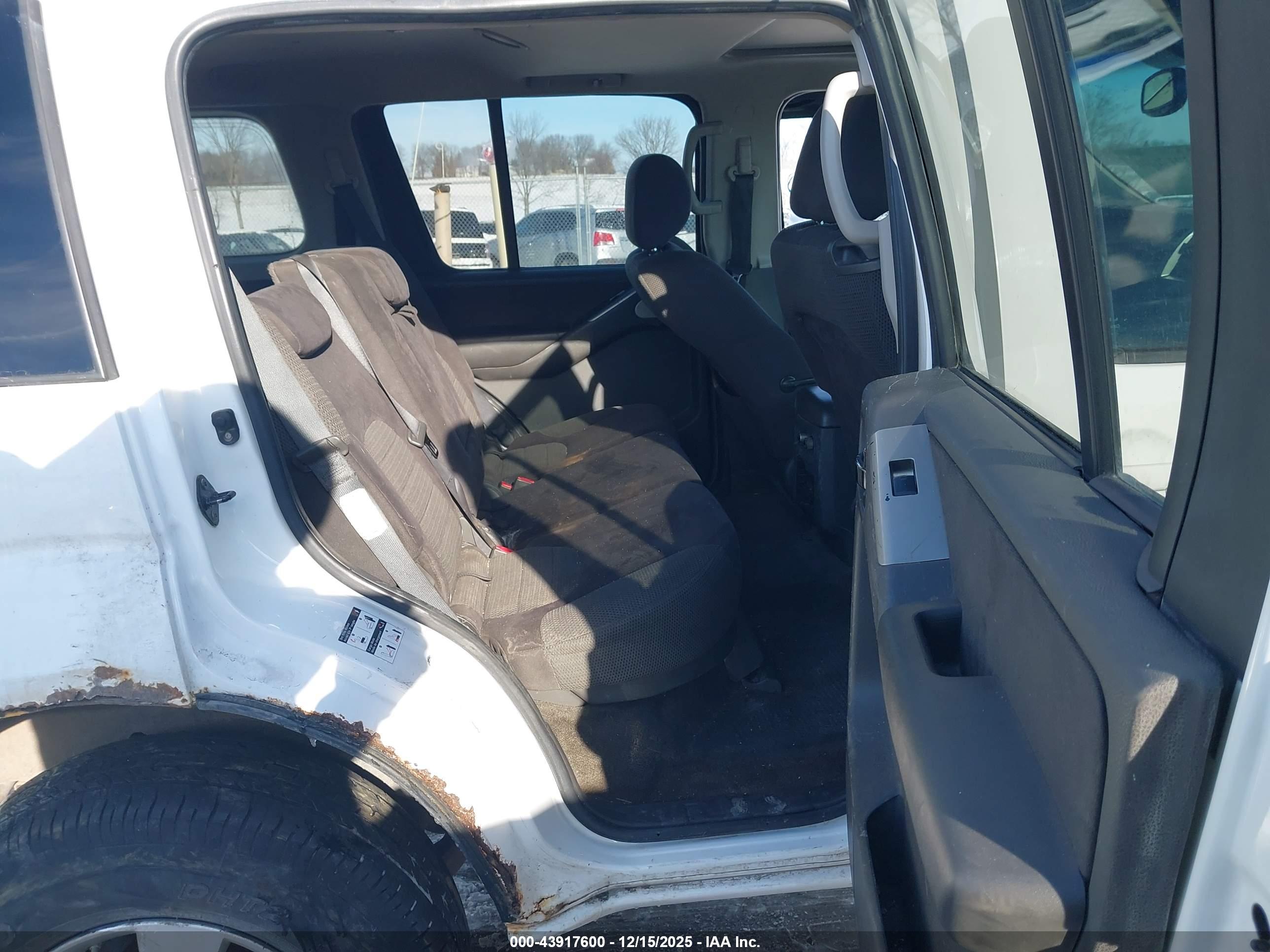 NISSAN PATHFINDER image 8