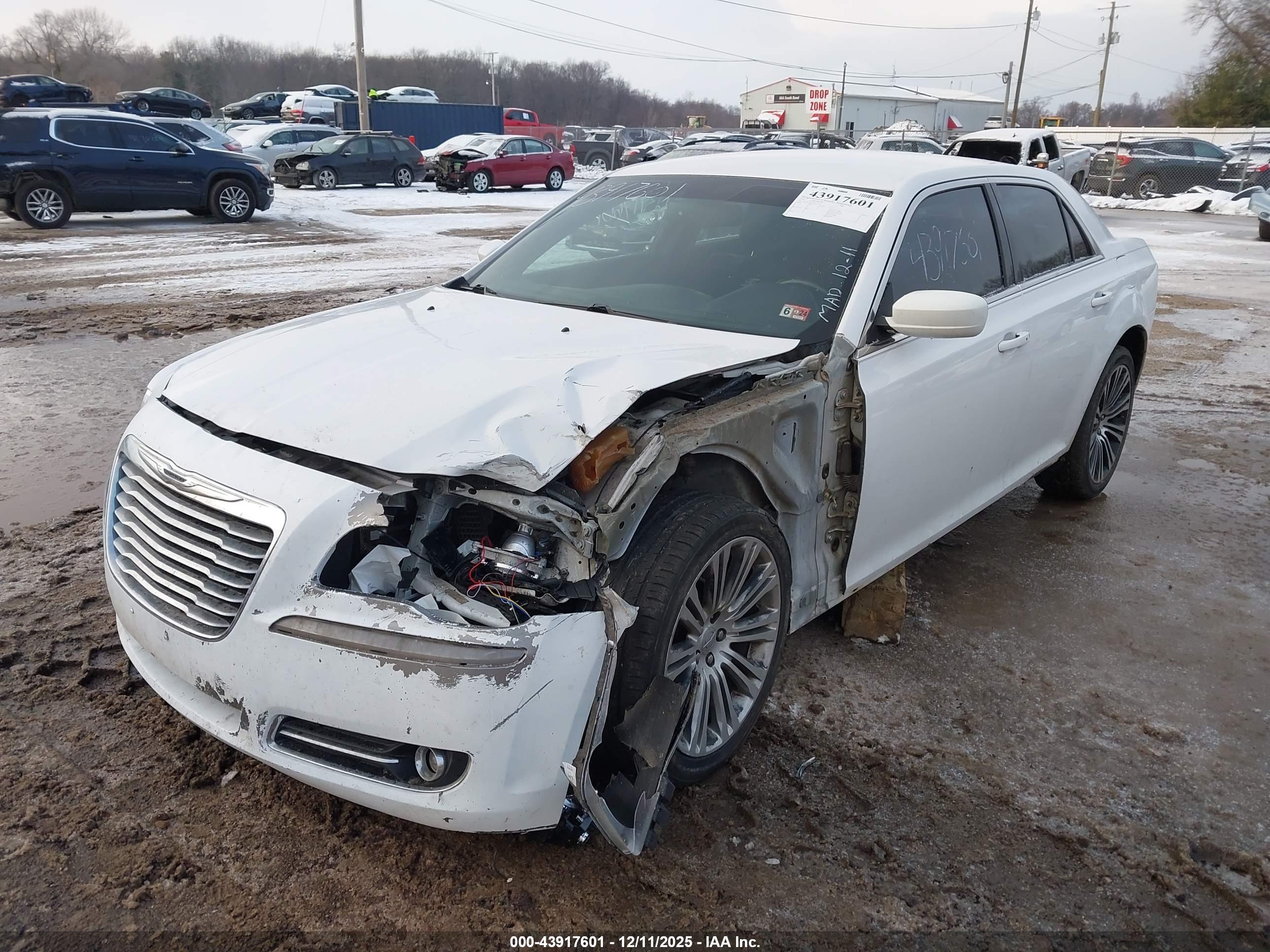 CHRYSLER 300 image 6