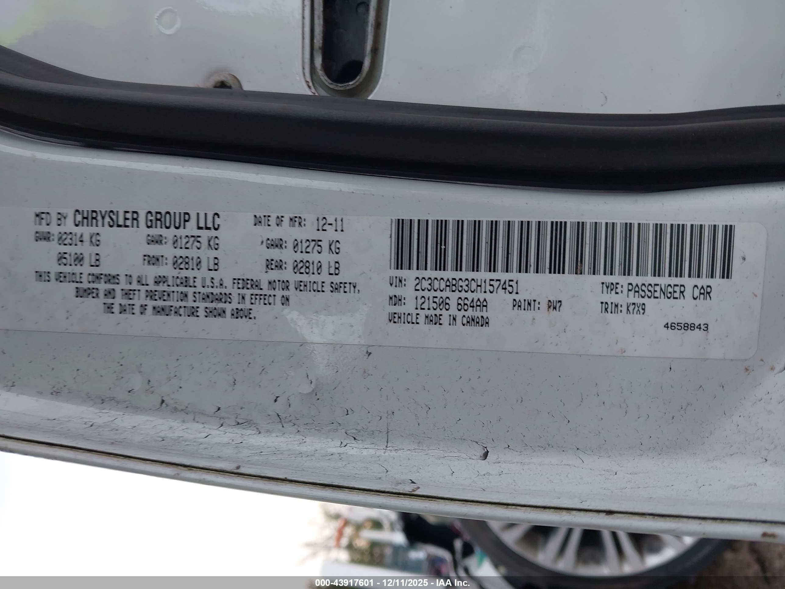 CHRYSLER 300 image 9