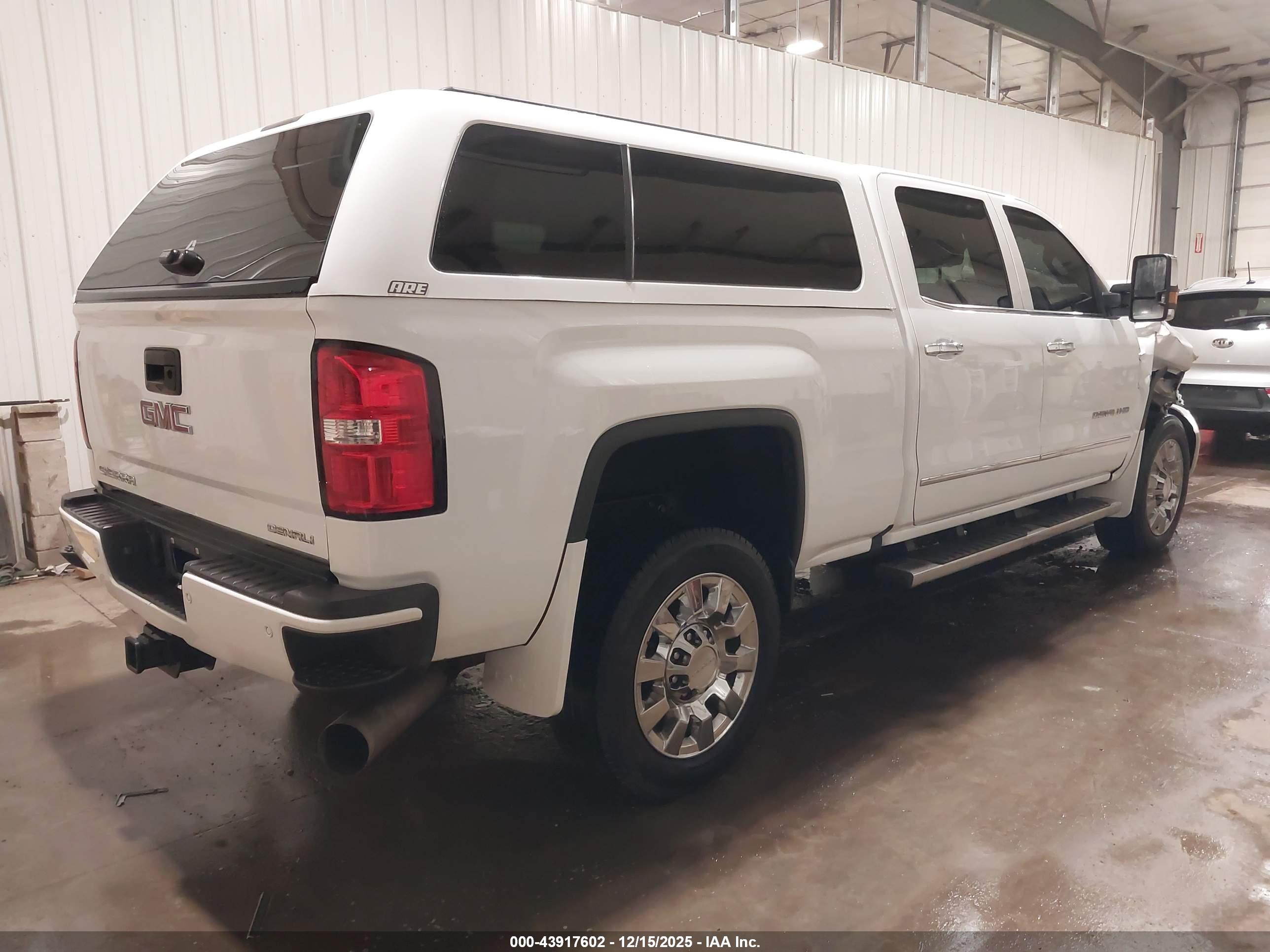GMC SIERRA image 4
