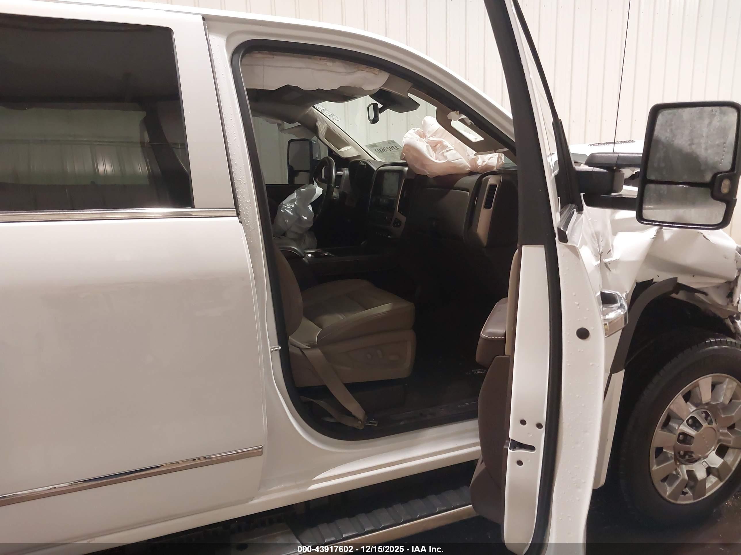 GMC SIERRA image 5
