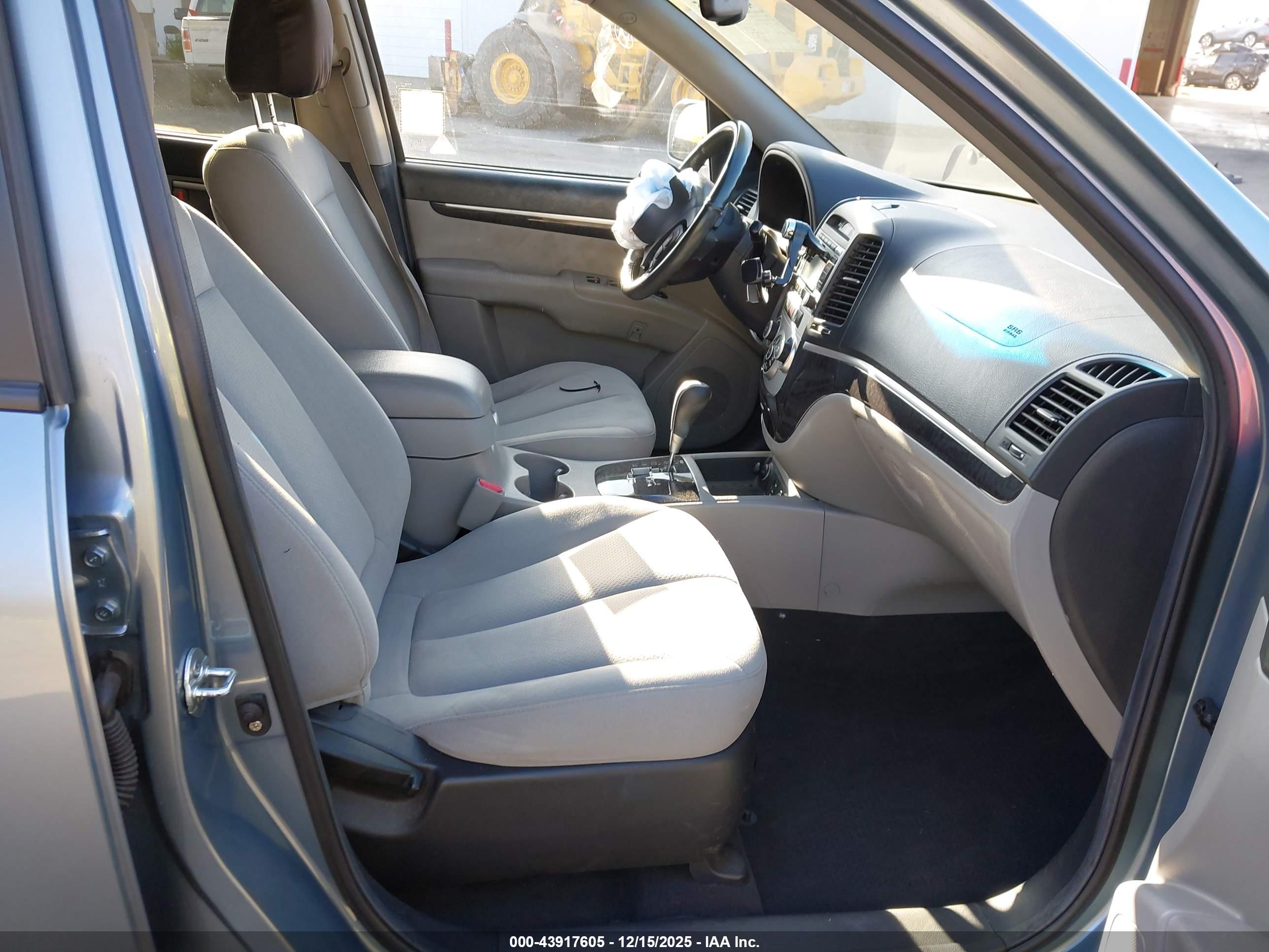 HYUNDAI SANTA image 5