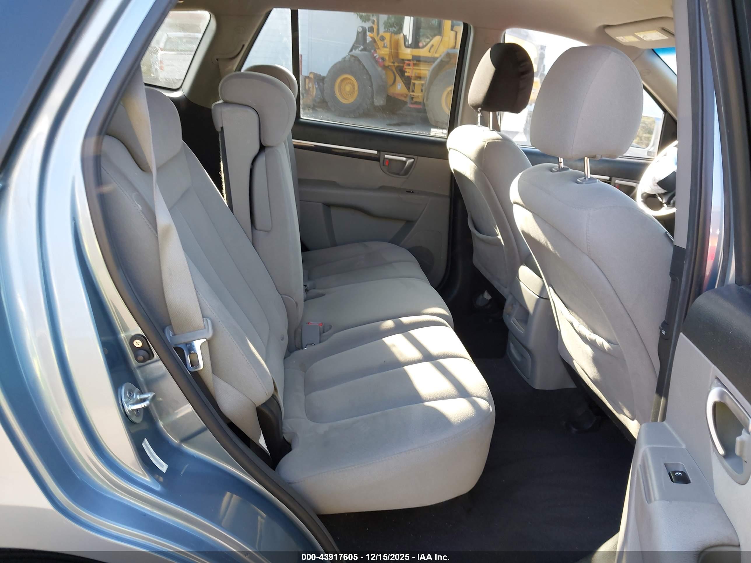 HYUNDAI SANTA image 8