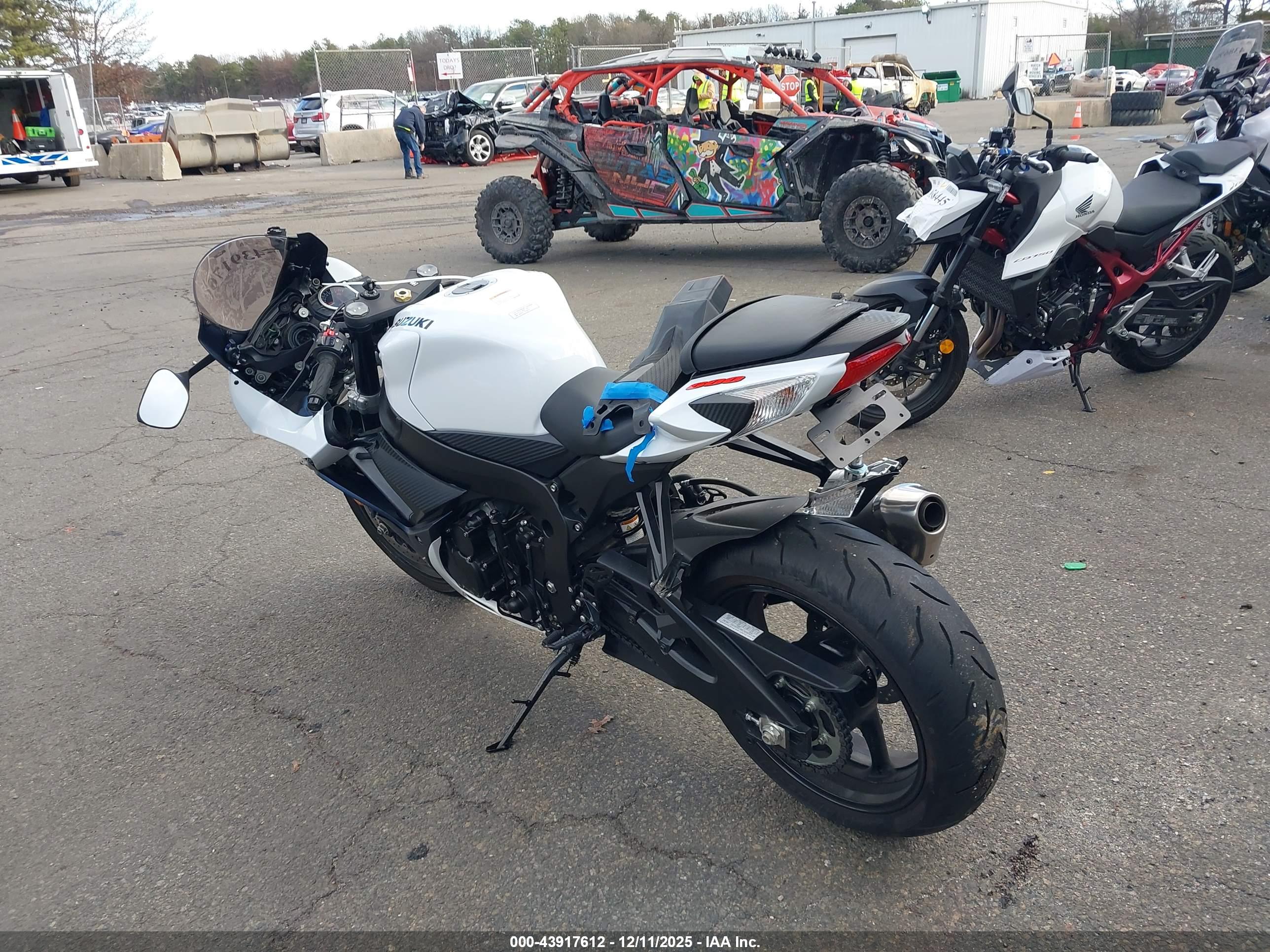 SUZUKI GSX-R600 image 3