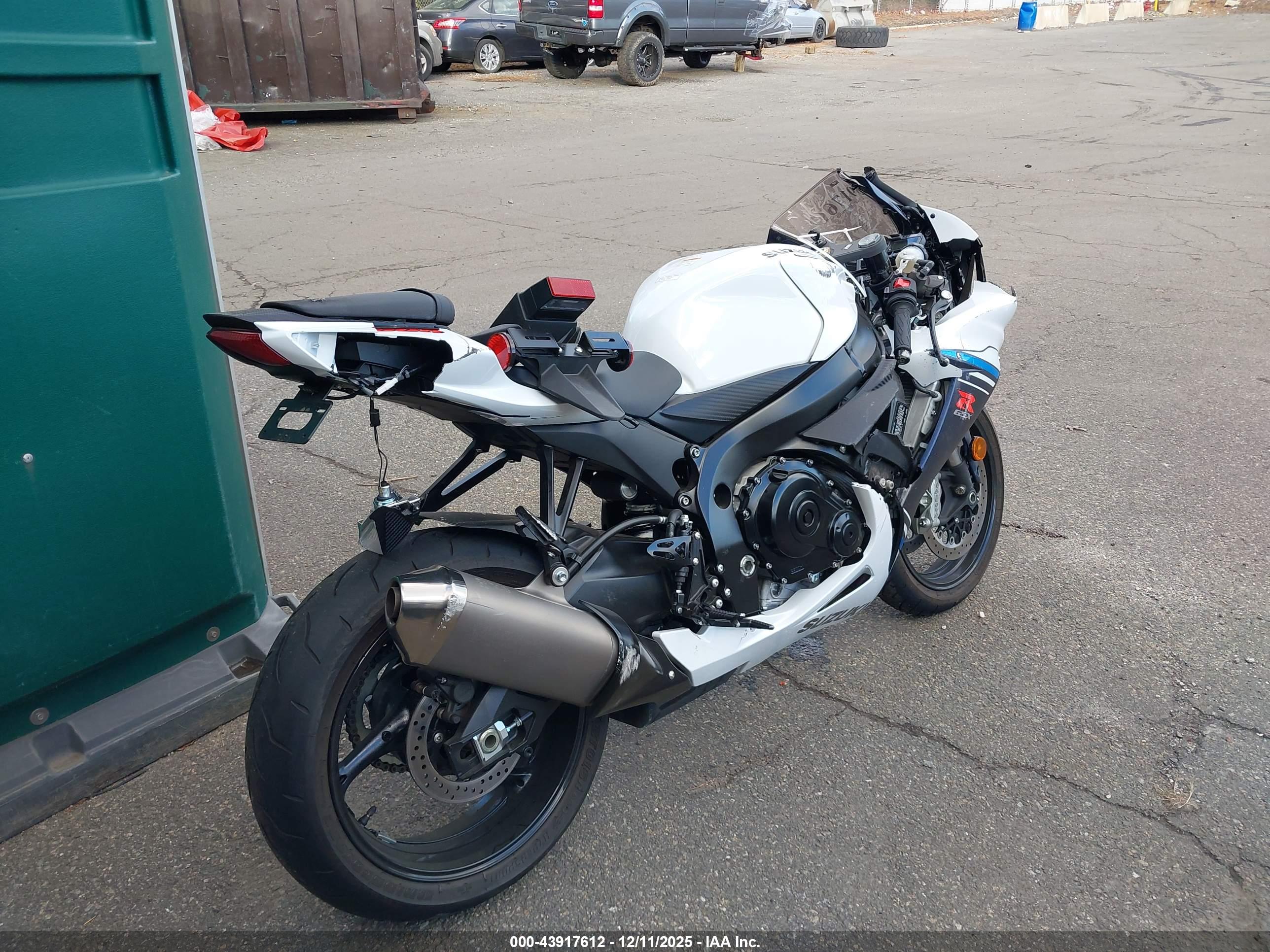 SUZUKI GSX-R600 image 4
