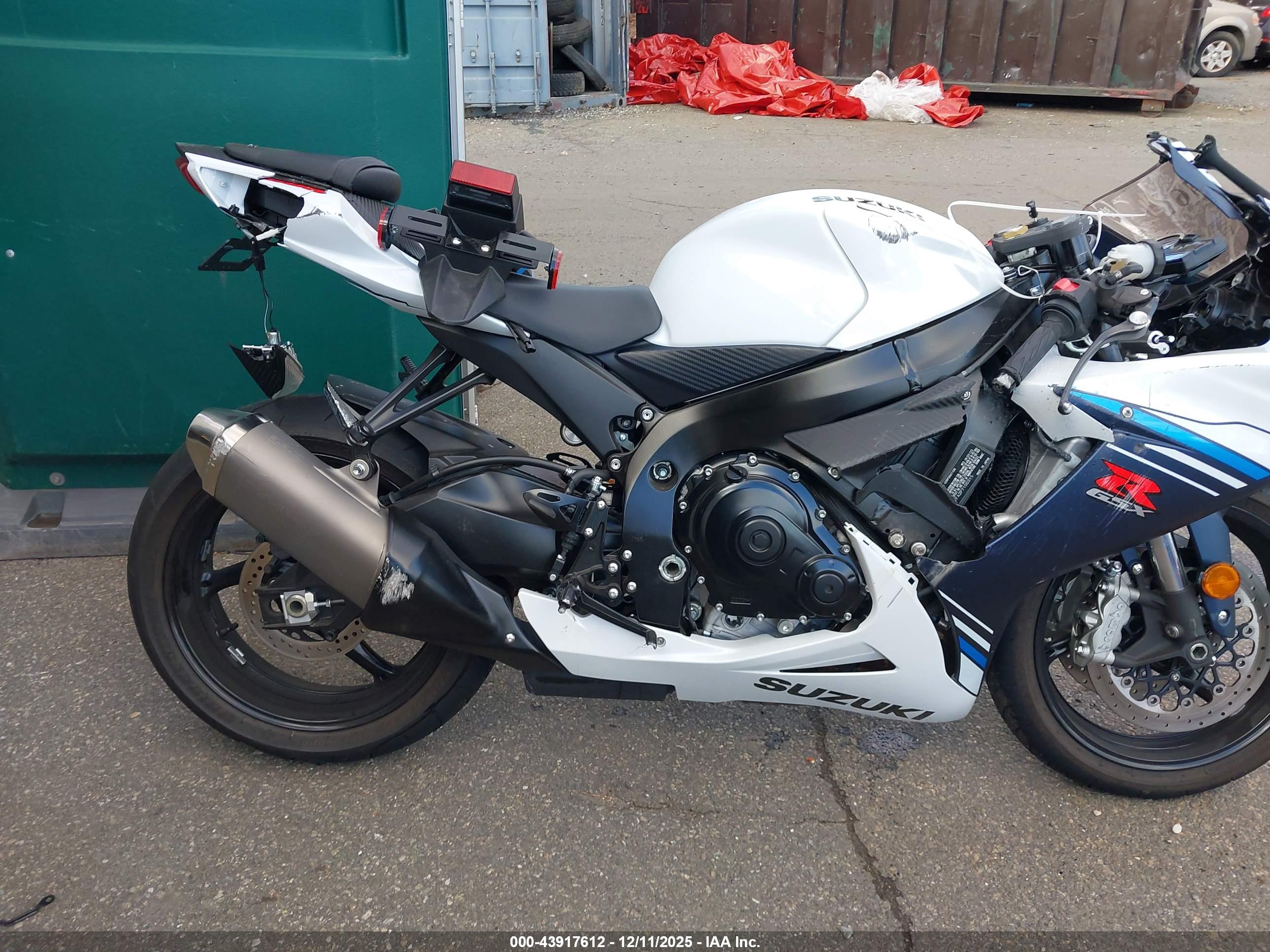 SUZUKI GSX-R600 image 8