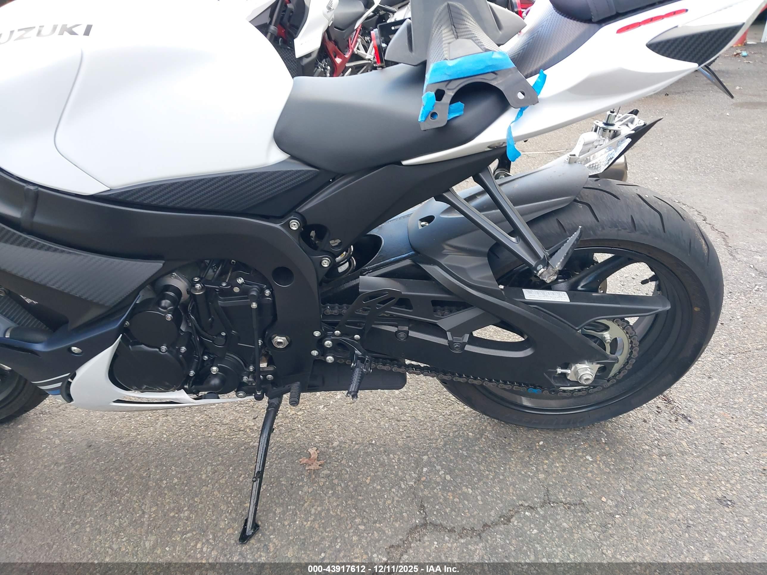 SUZUKI GSX-R600 image 9