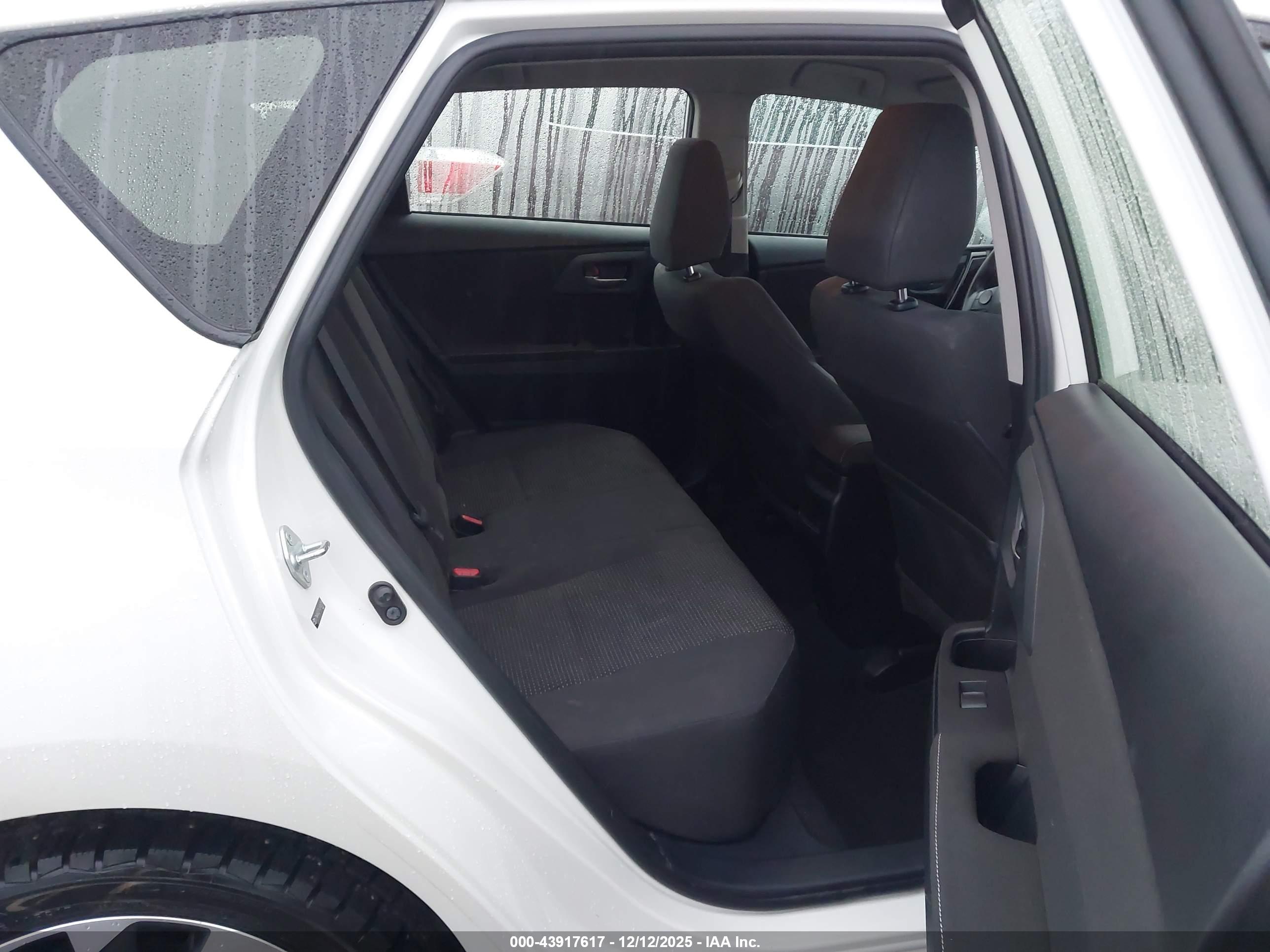 TOYOTA COROLLA image 8