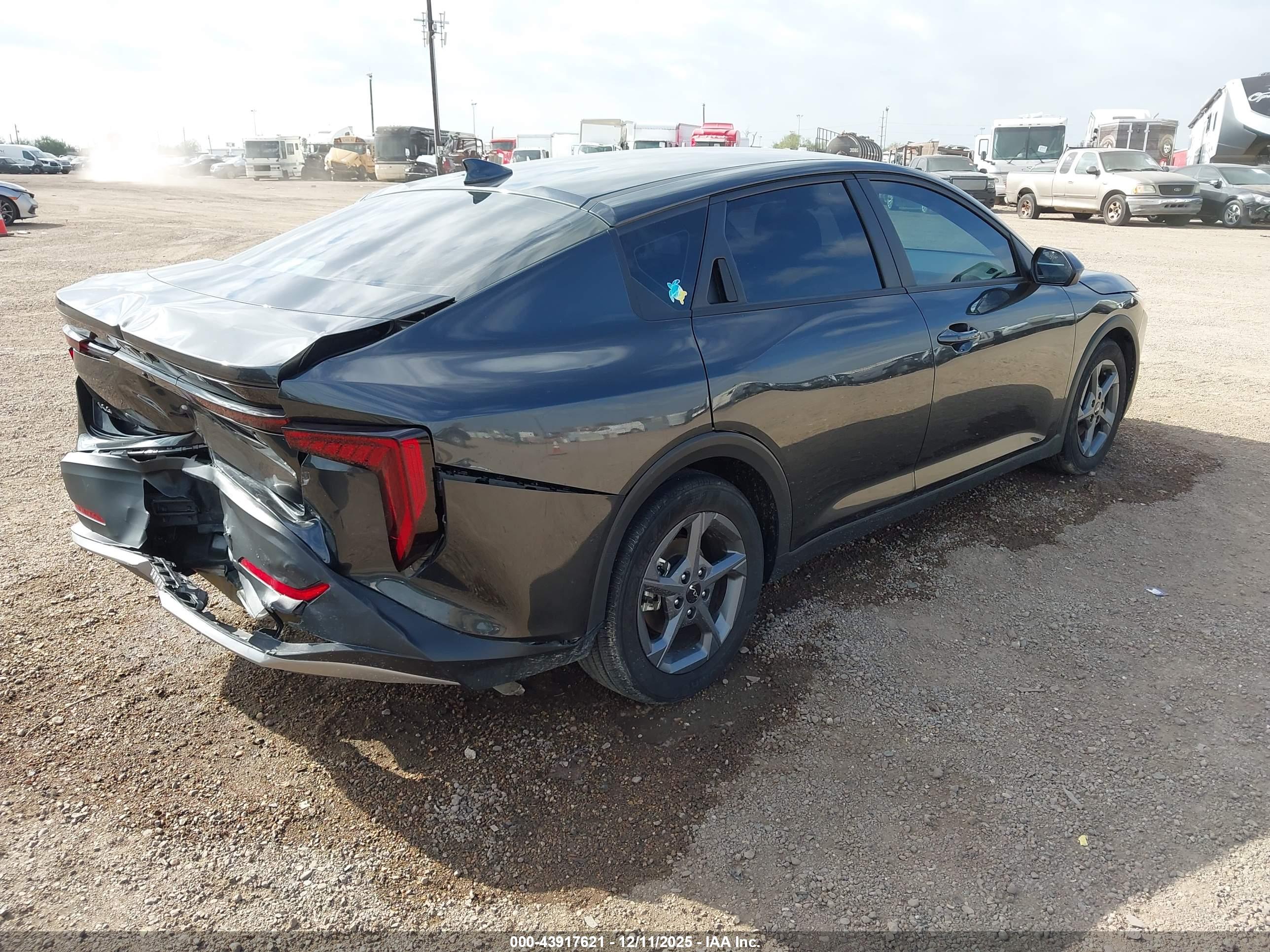 KIA K4 image 4