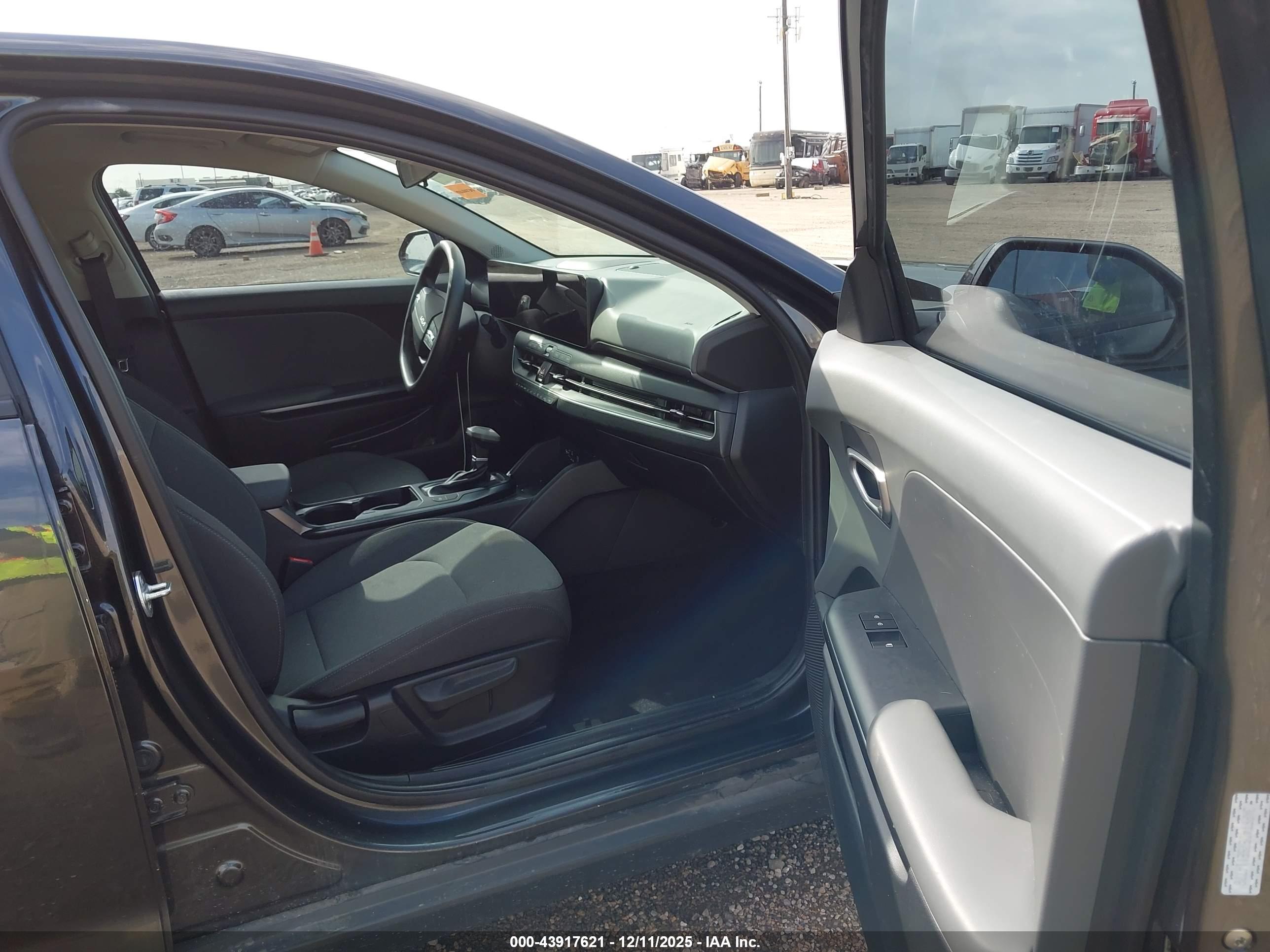 KIA K4 image 5