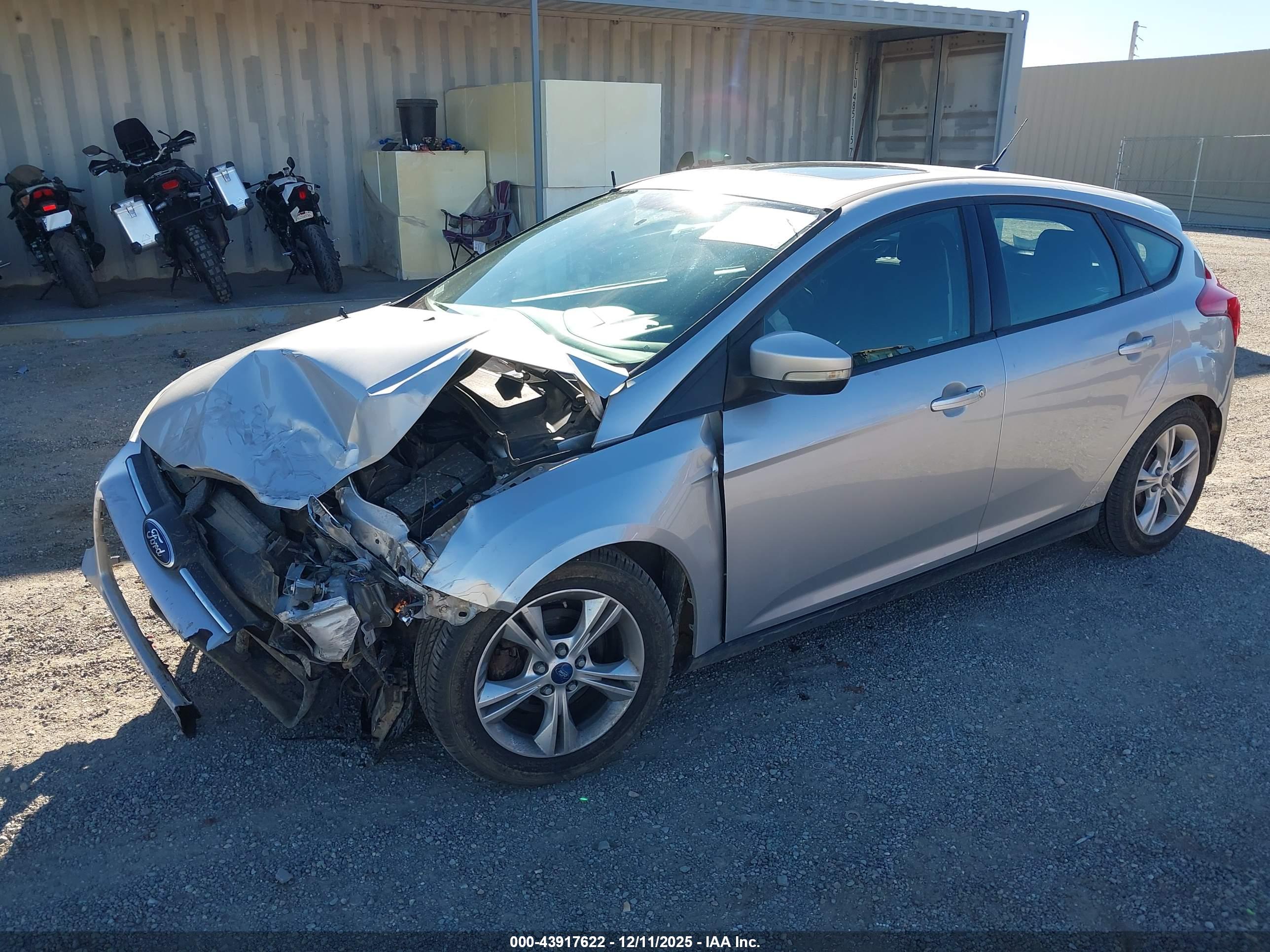 FORD FOCUS image 2