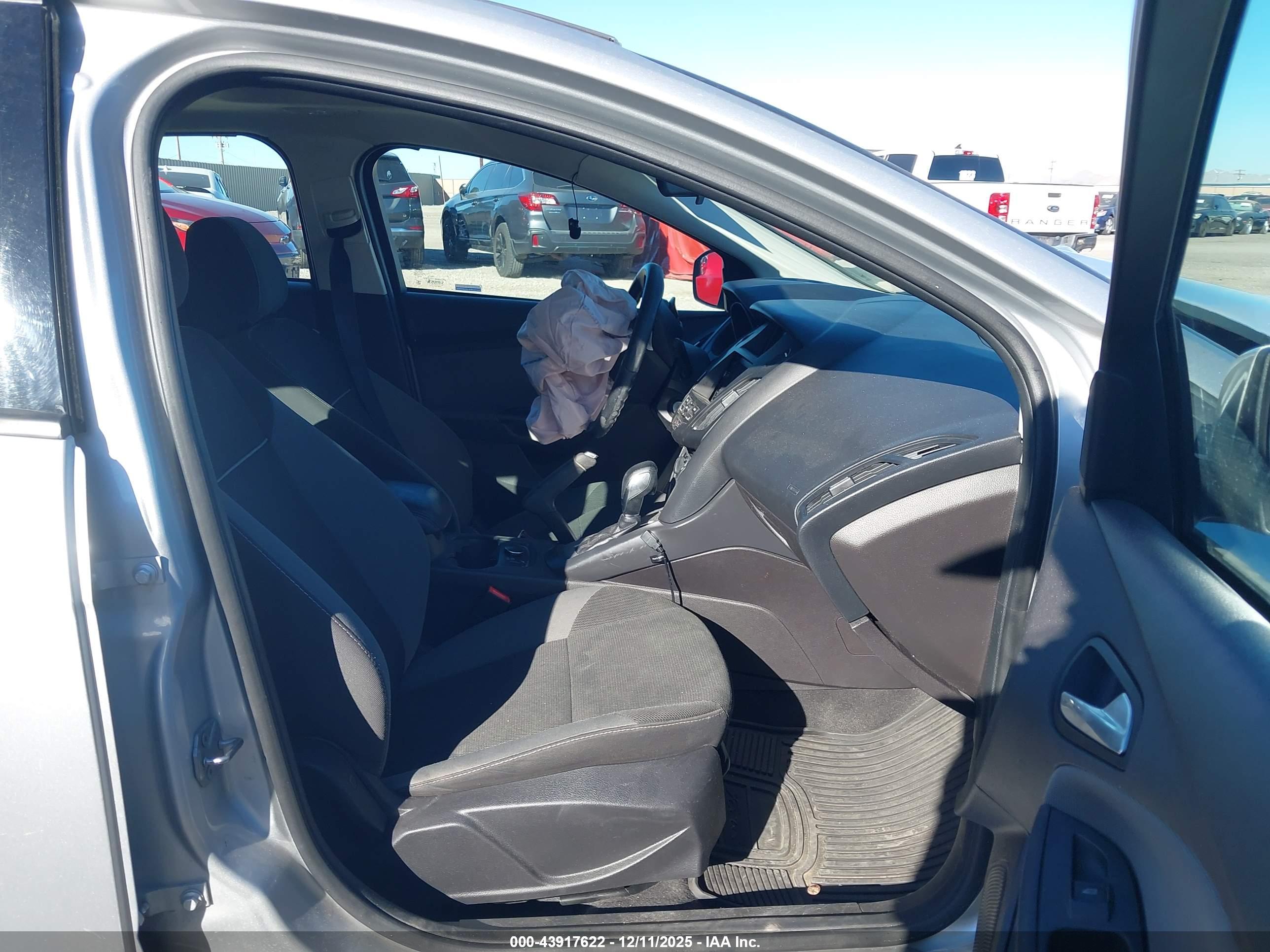 FORD FOCUS image 5
