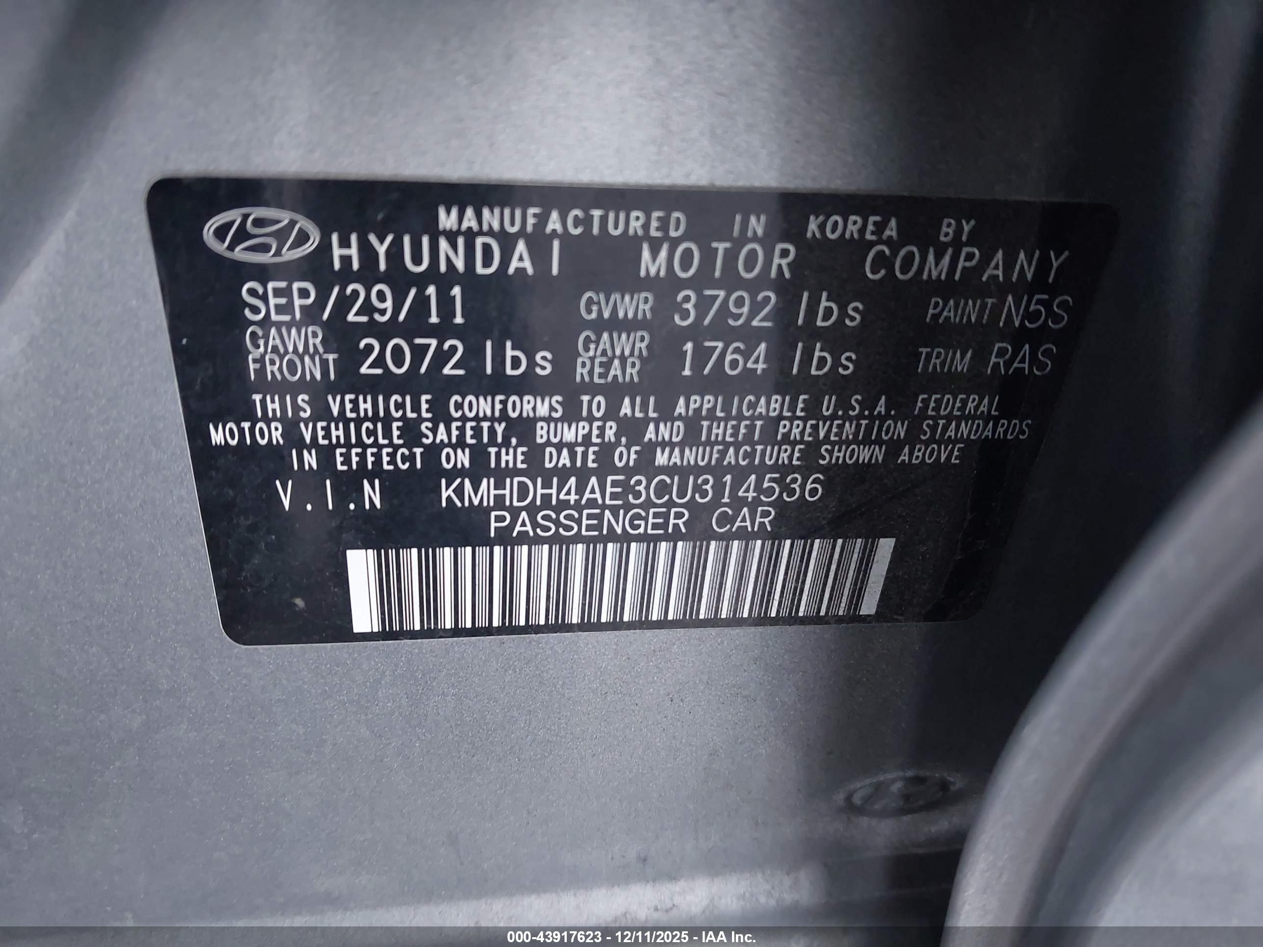 HYUNDAI ELANTRA image 9