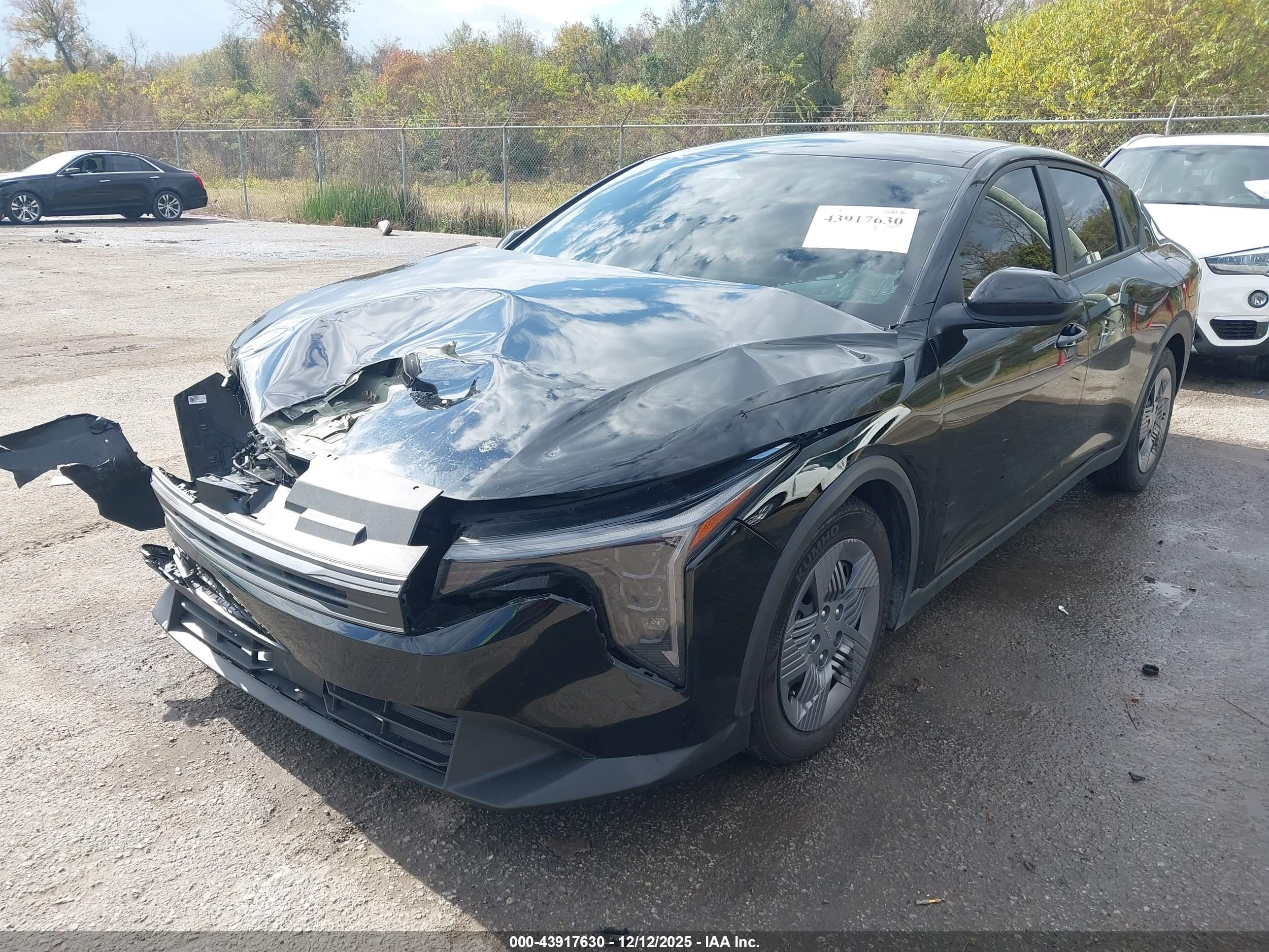 KIA K4 image 2