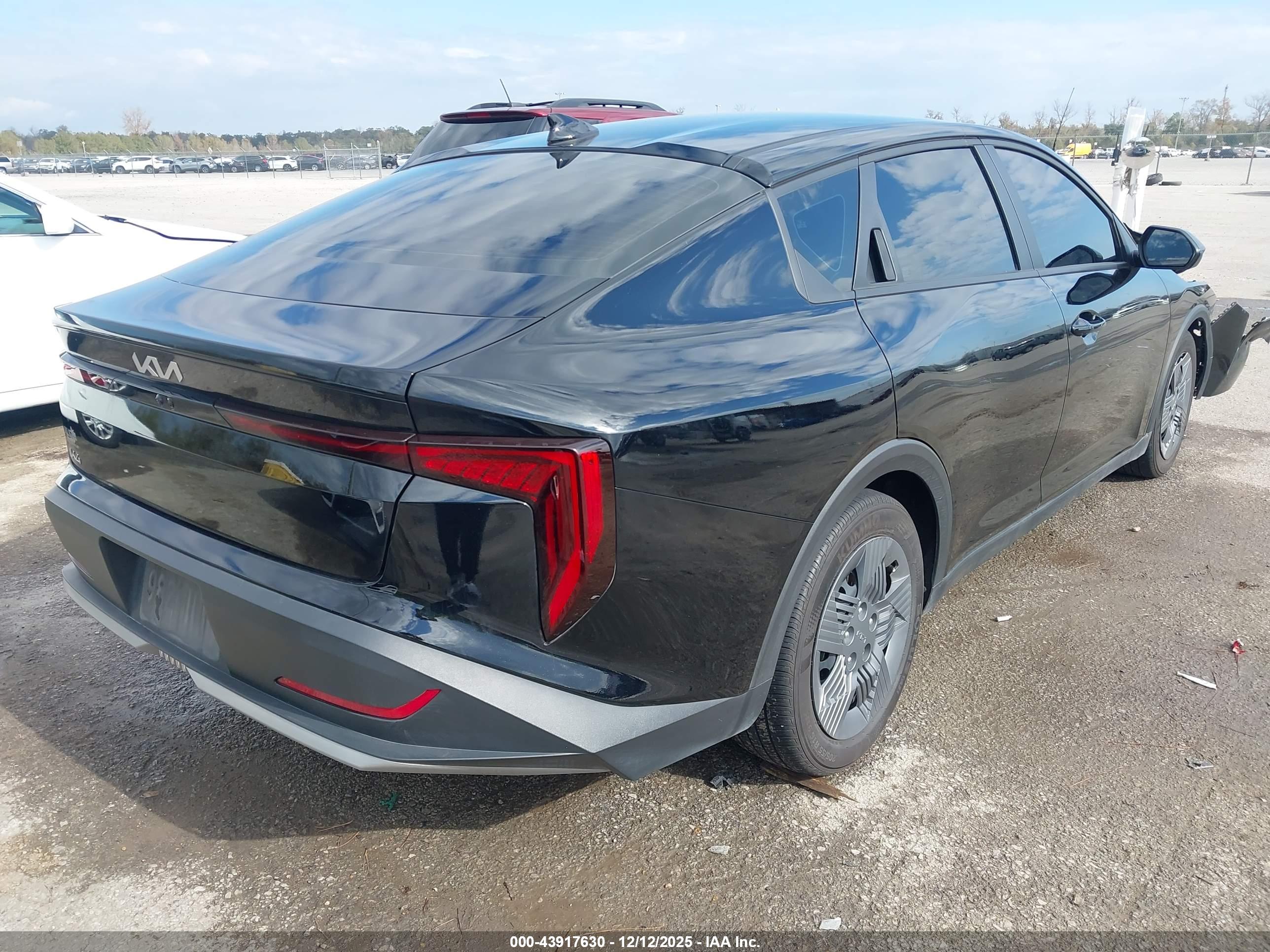 KIA K4 image 4