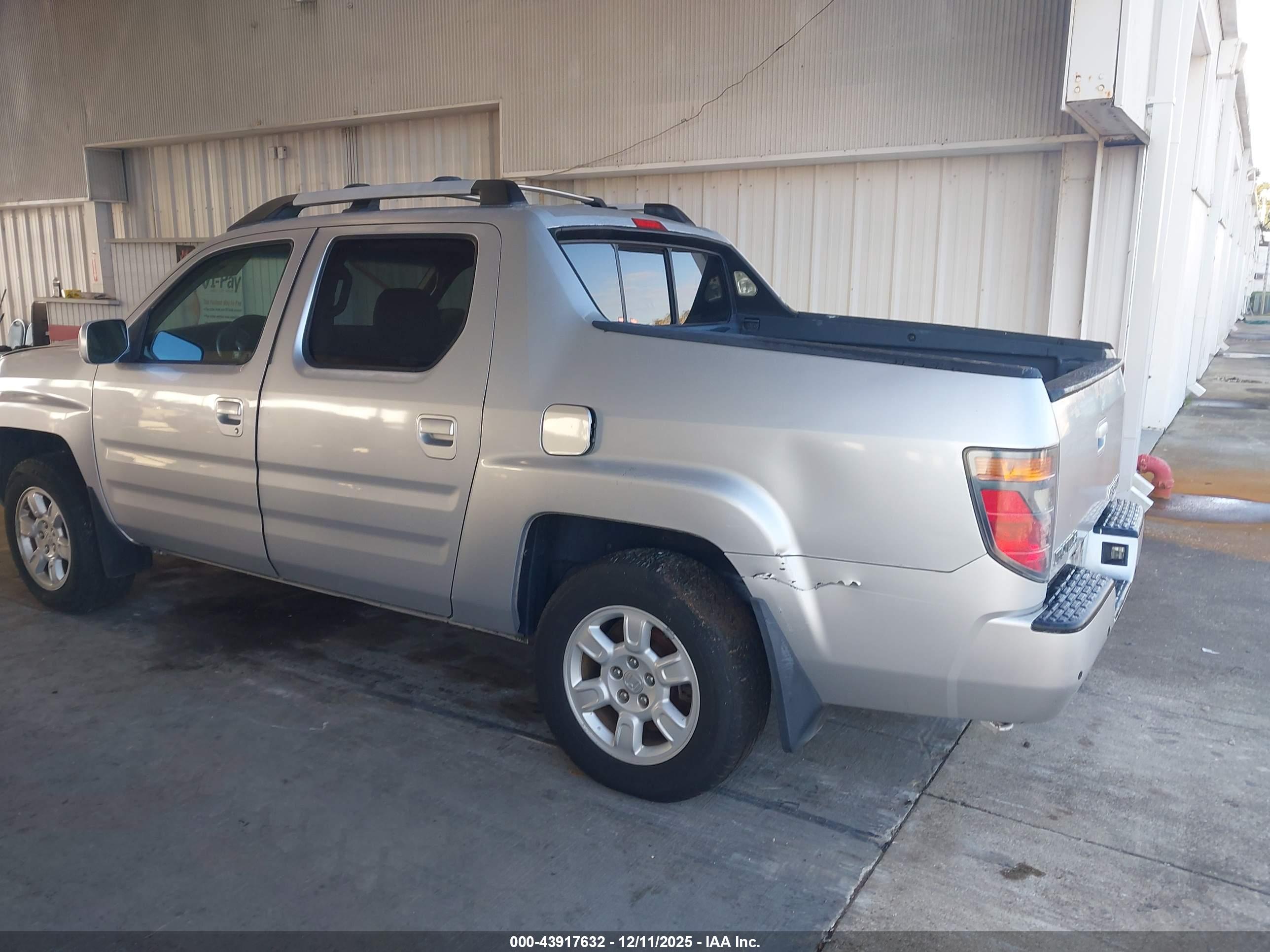 HONDA RIDGELINE image 3