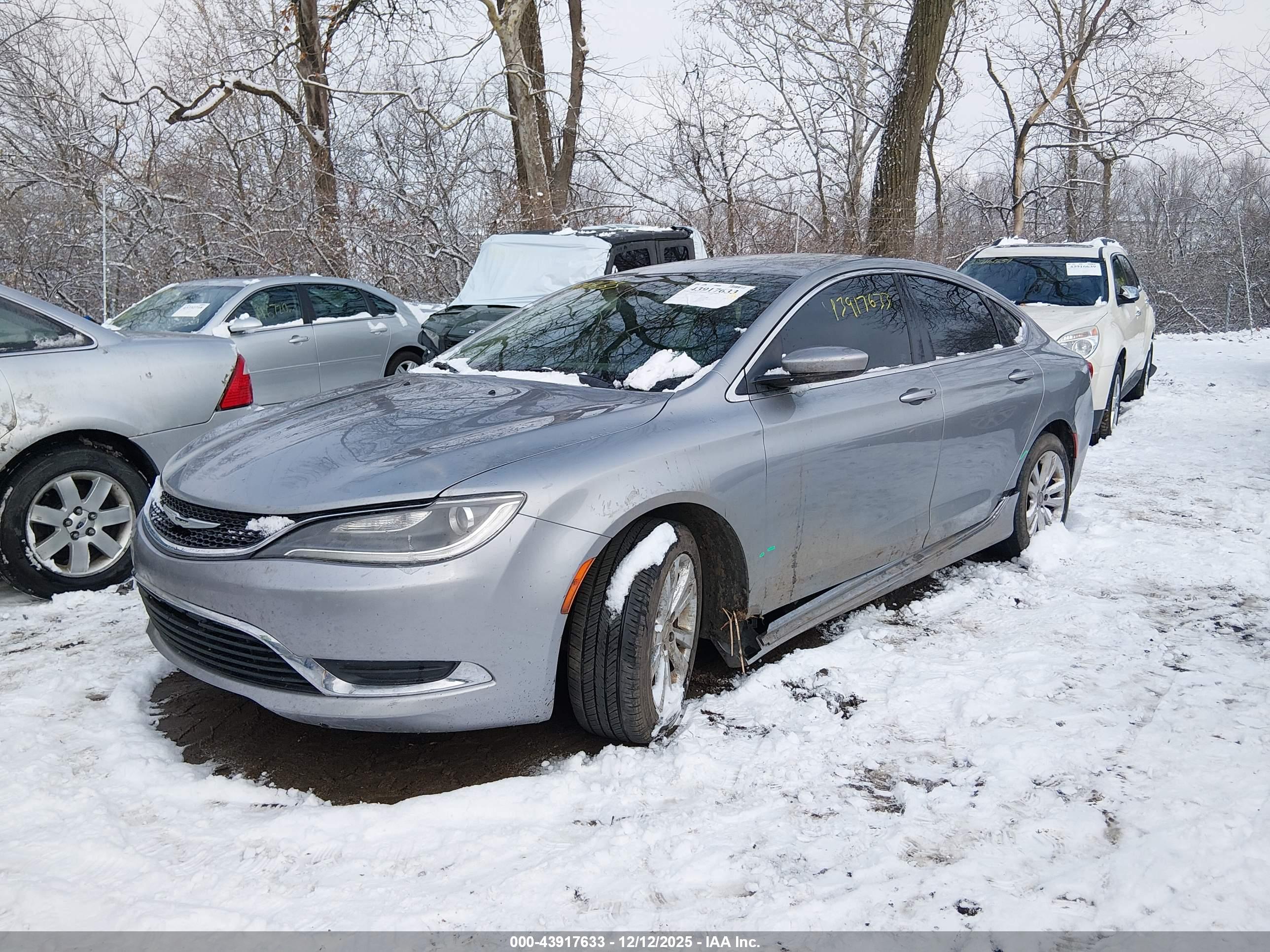 CHRYSLER 200 image 2