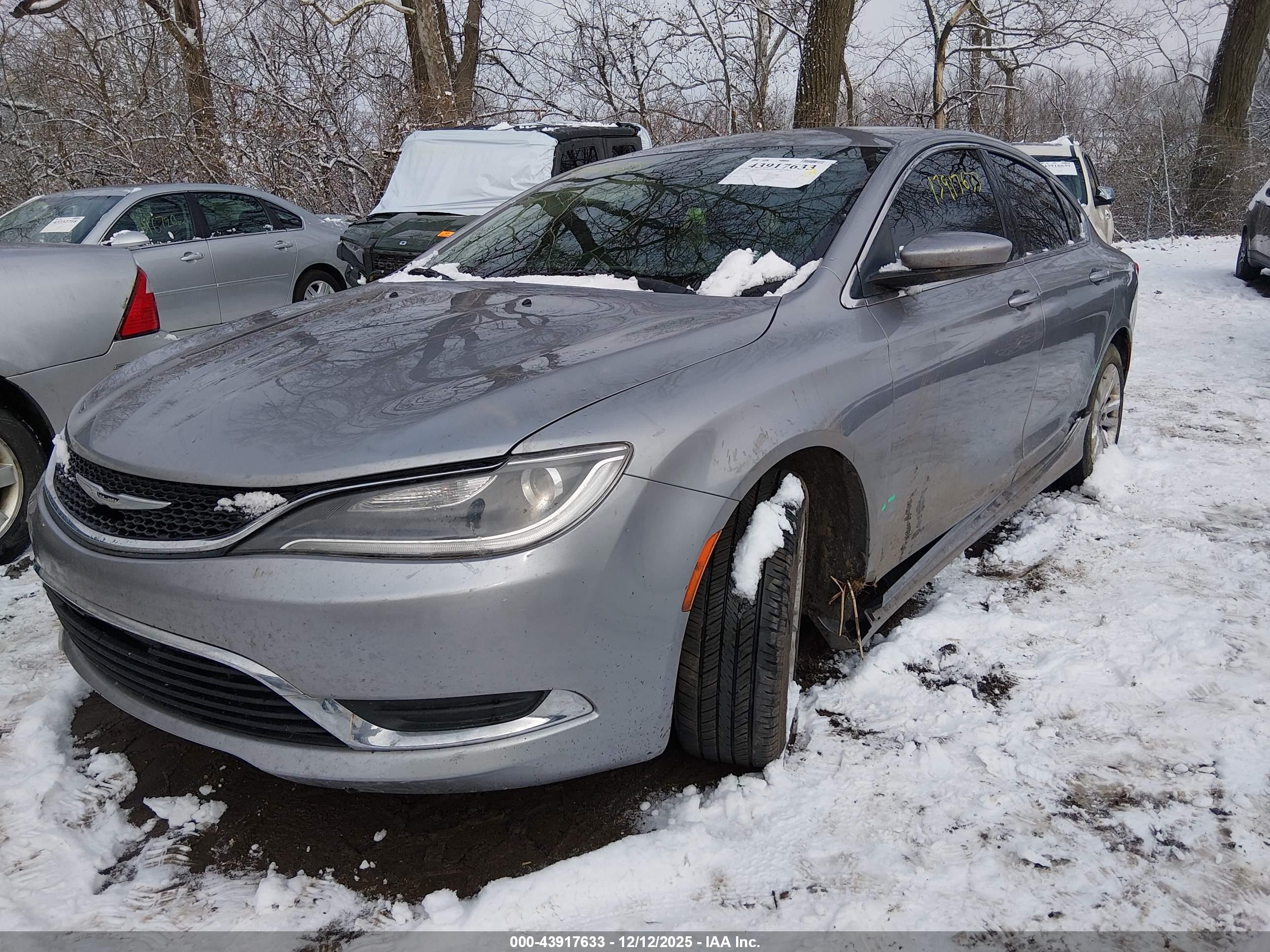 CHRYSLER 200 image 6