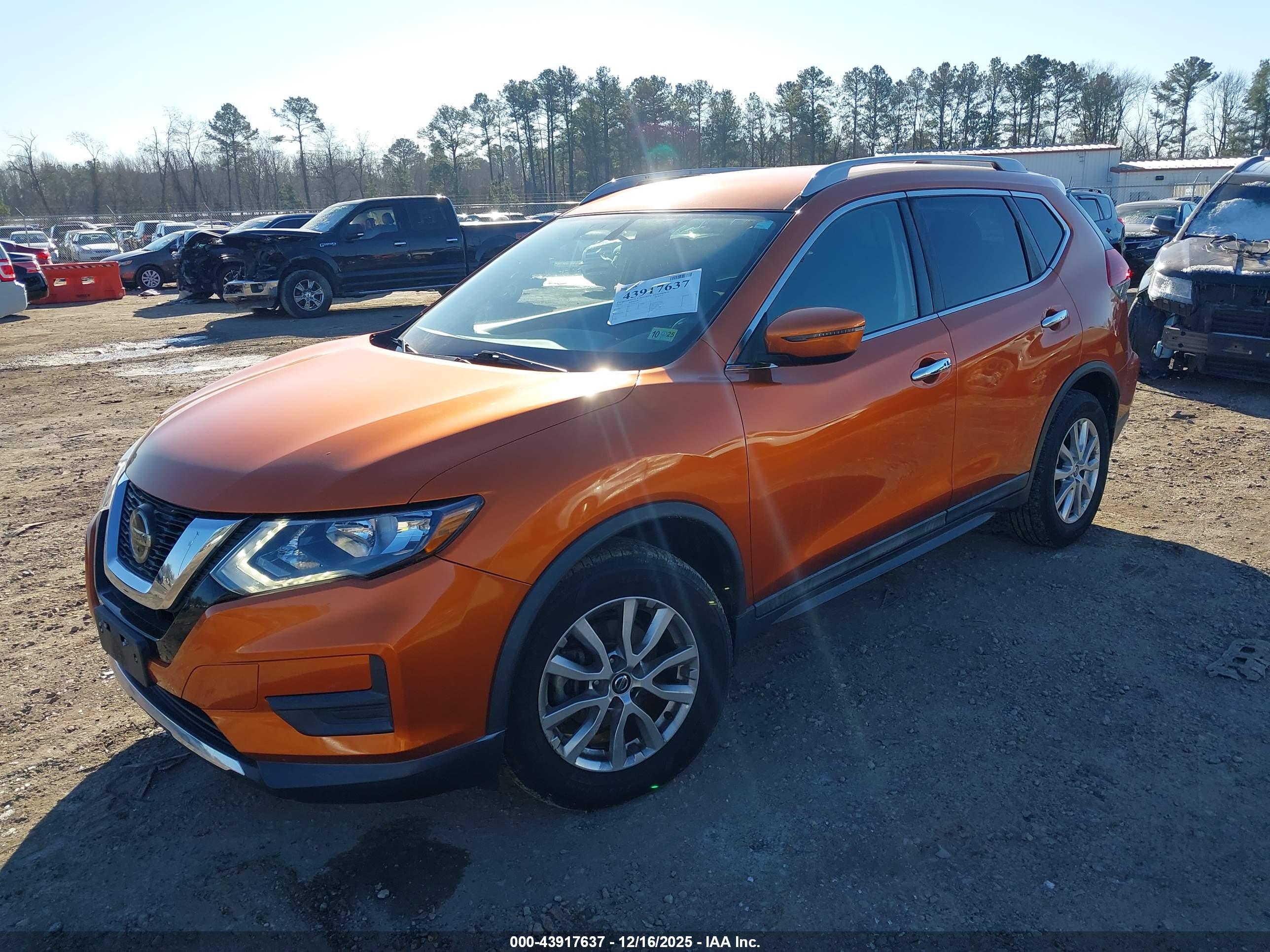 NISSAN ROGUE image 2