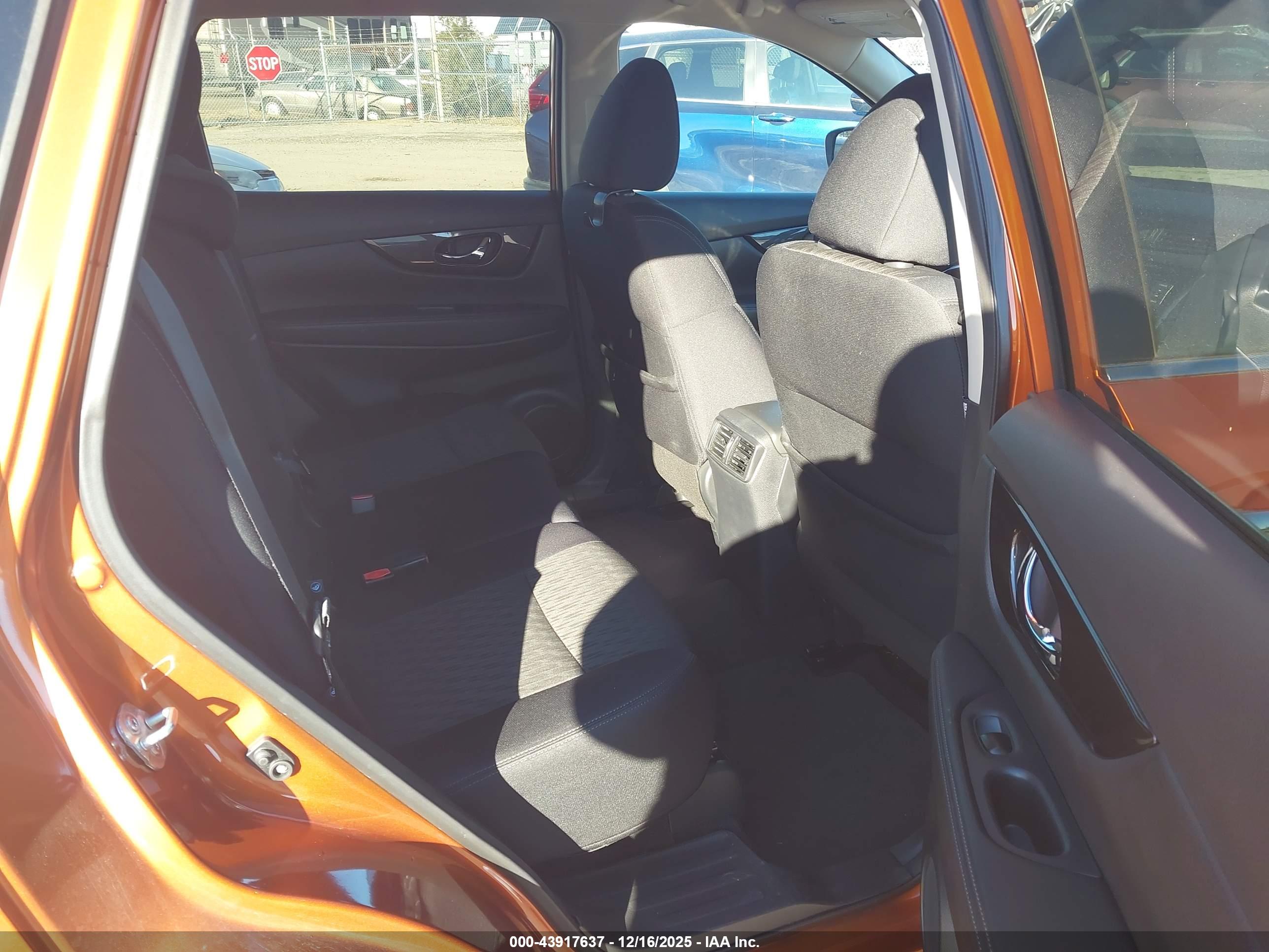 NISSAN ROGUE image 8