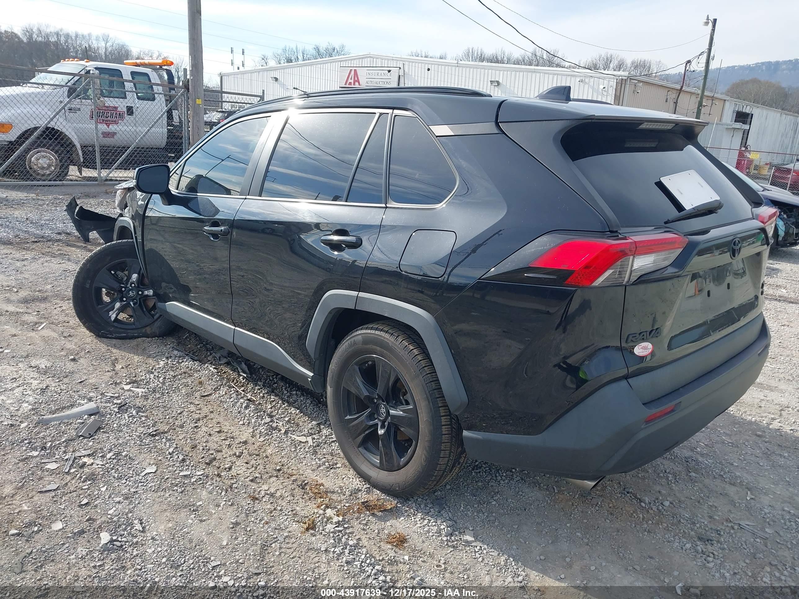 TOYOTA RAV4 image 3