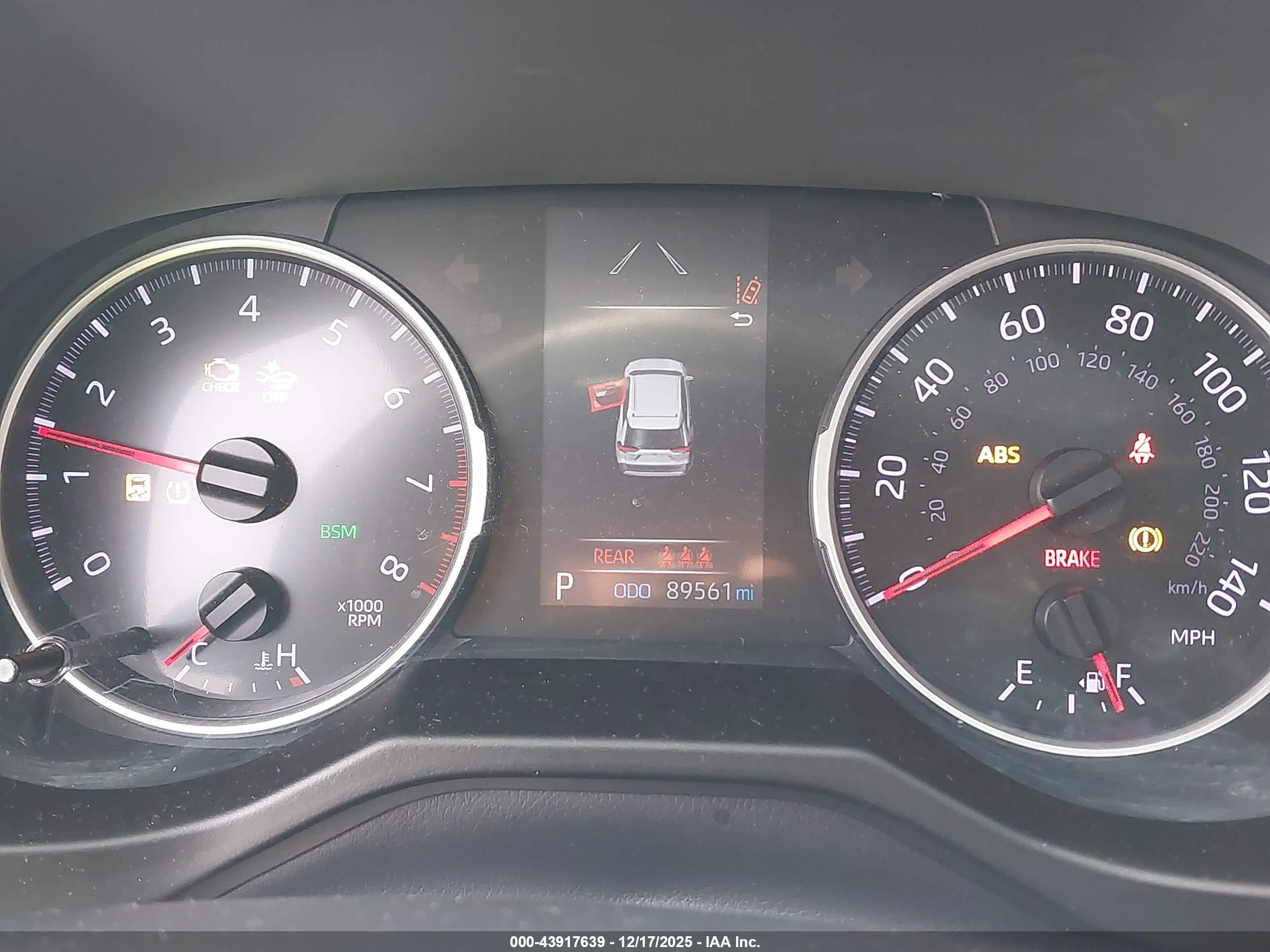 TOYOTA RAV4 image 7