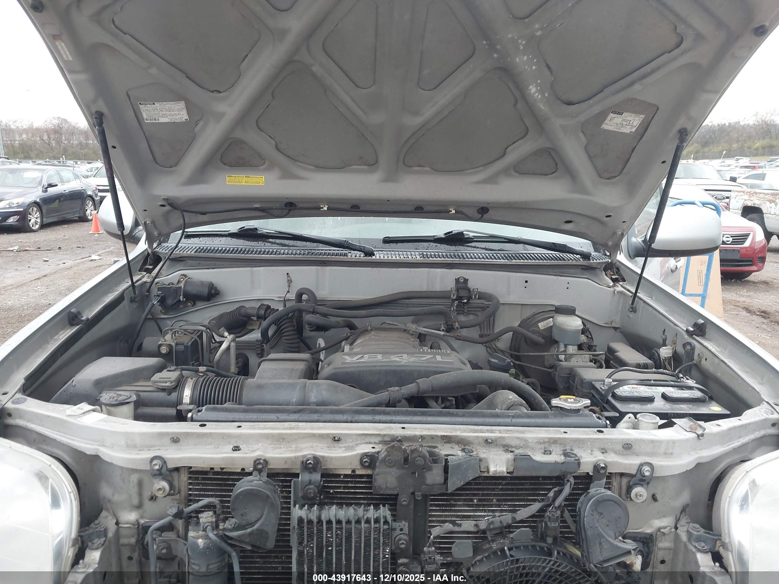 TOYOTA SEQUOIA image 10