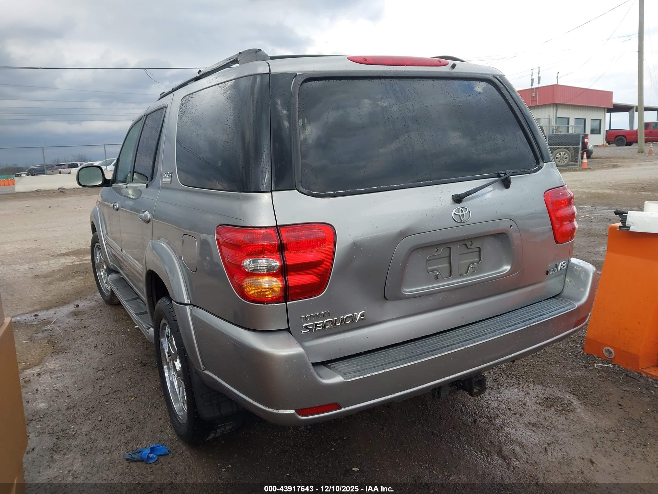 TOYOTA SEQUOIA image 3