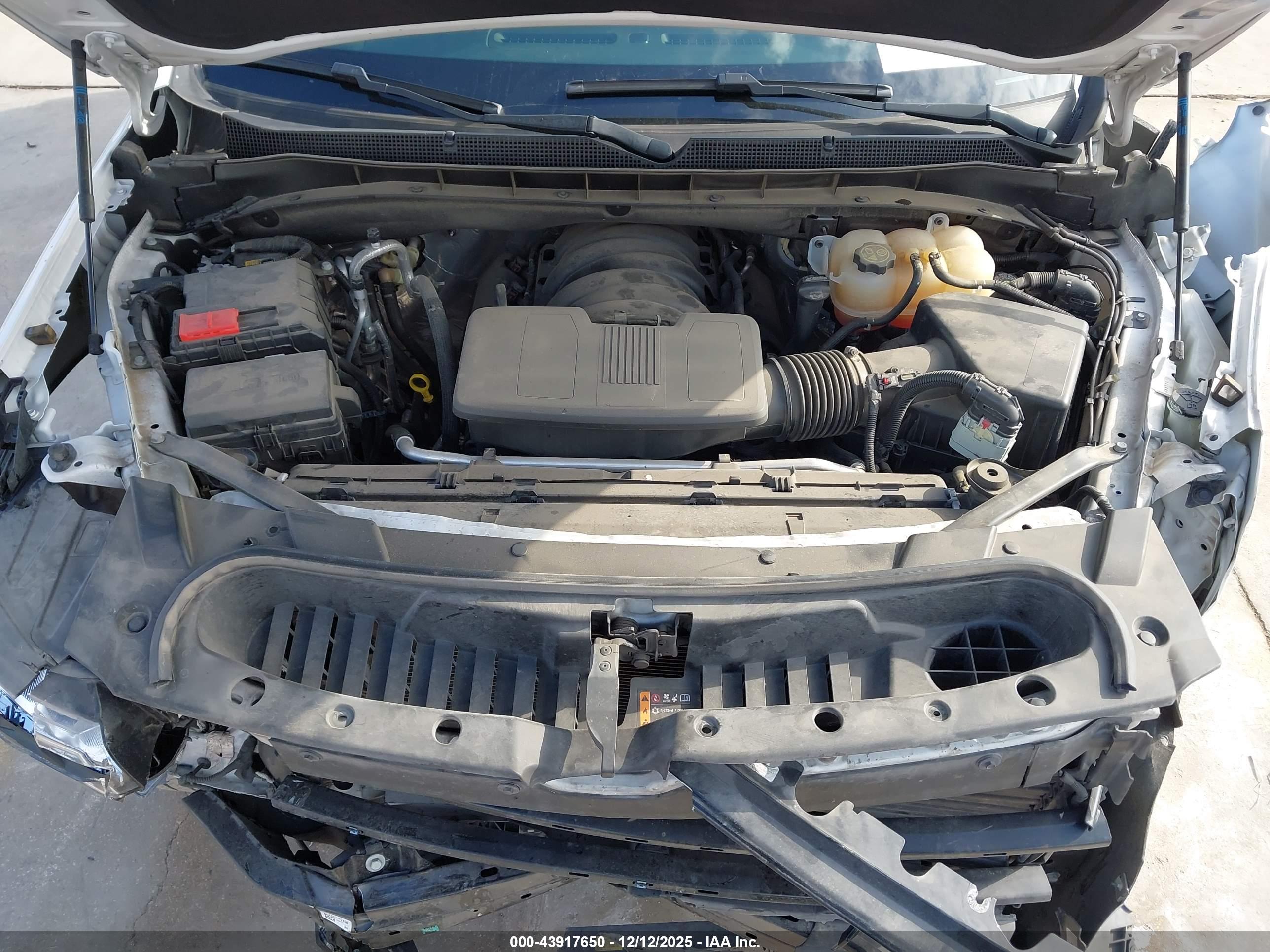 CHEVROLET TAHOE image 10