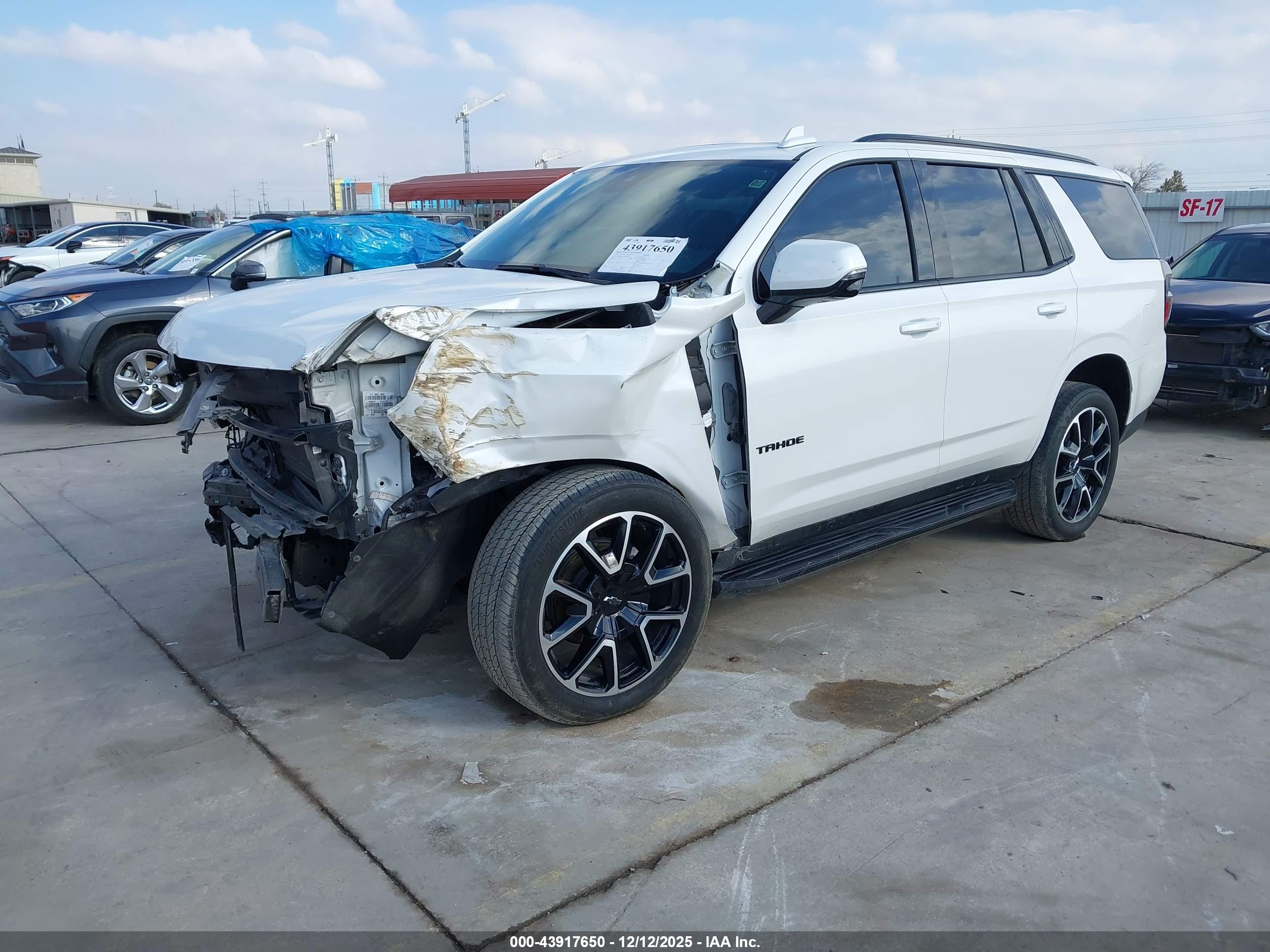 CHEVROLET TAHOE image 2