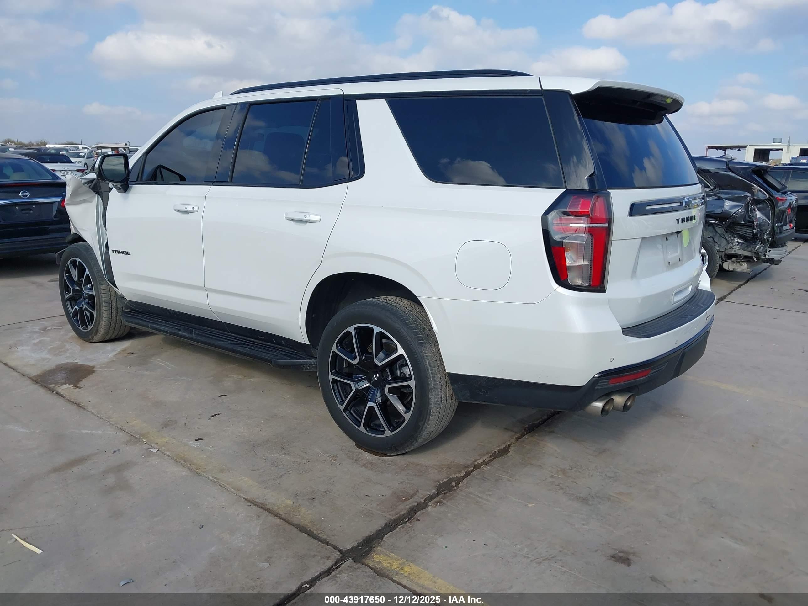 CHEVROLET TAHOE image 3