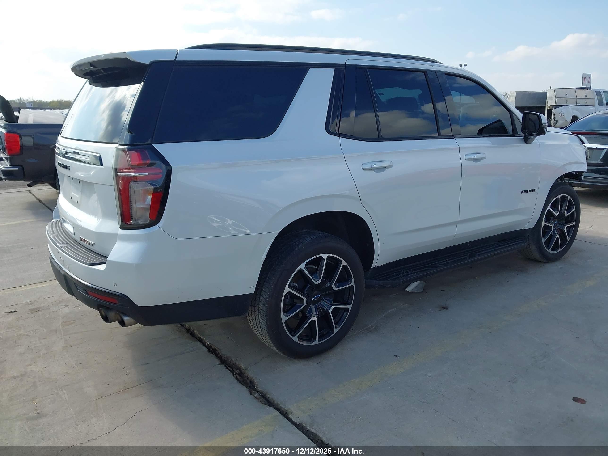 CHEVROLET TAHOE image 4