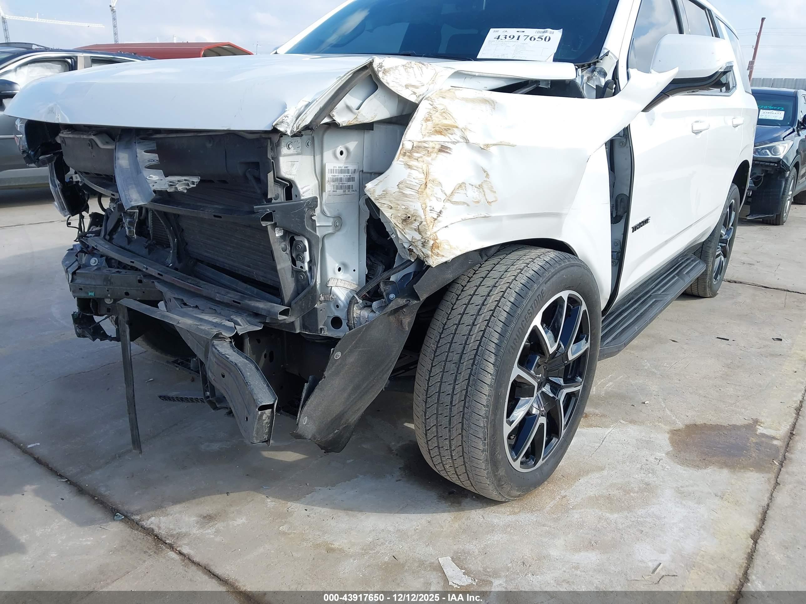 CHEVROLET TAHOE image 6