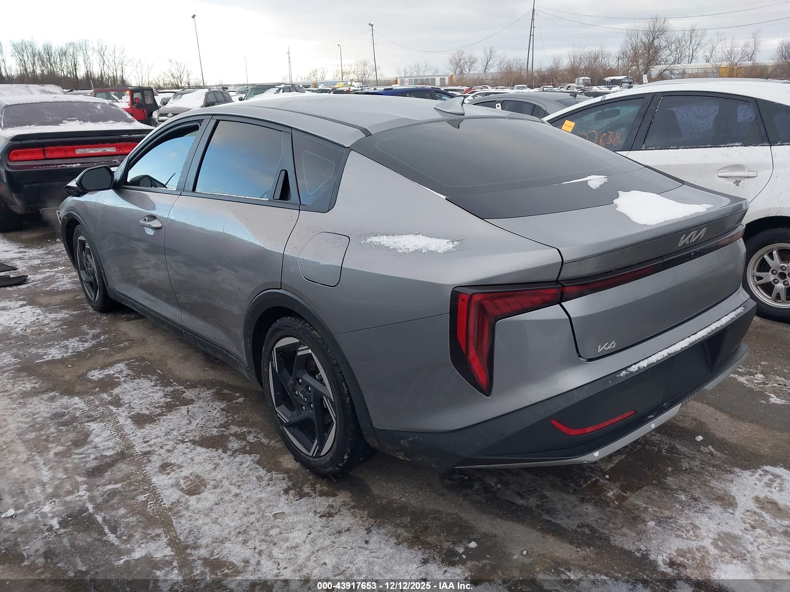 KIA K4 image 3