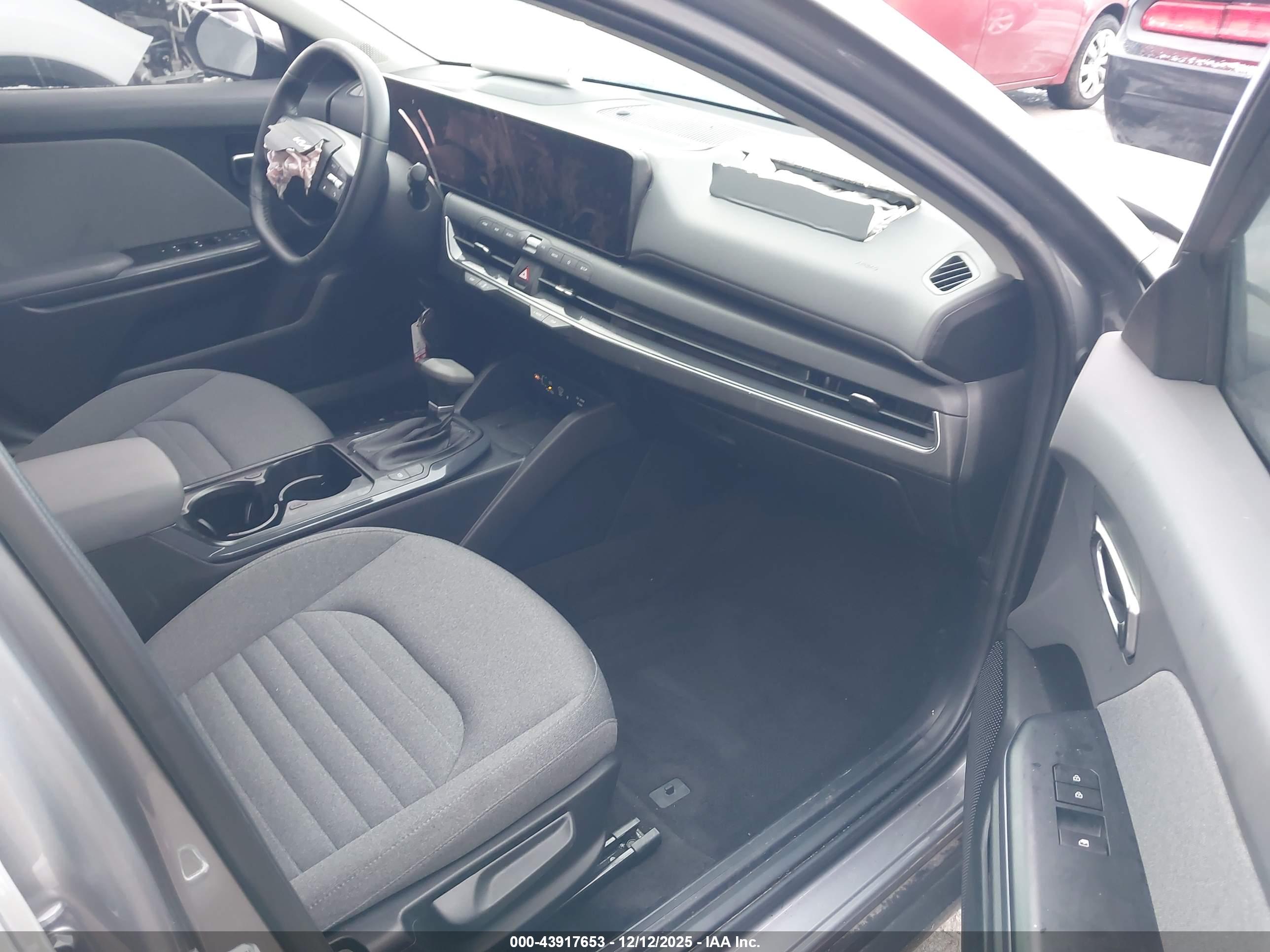 KIA K4 image 5