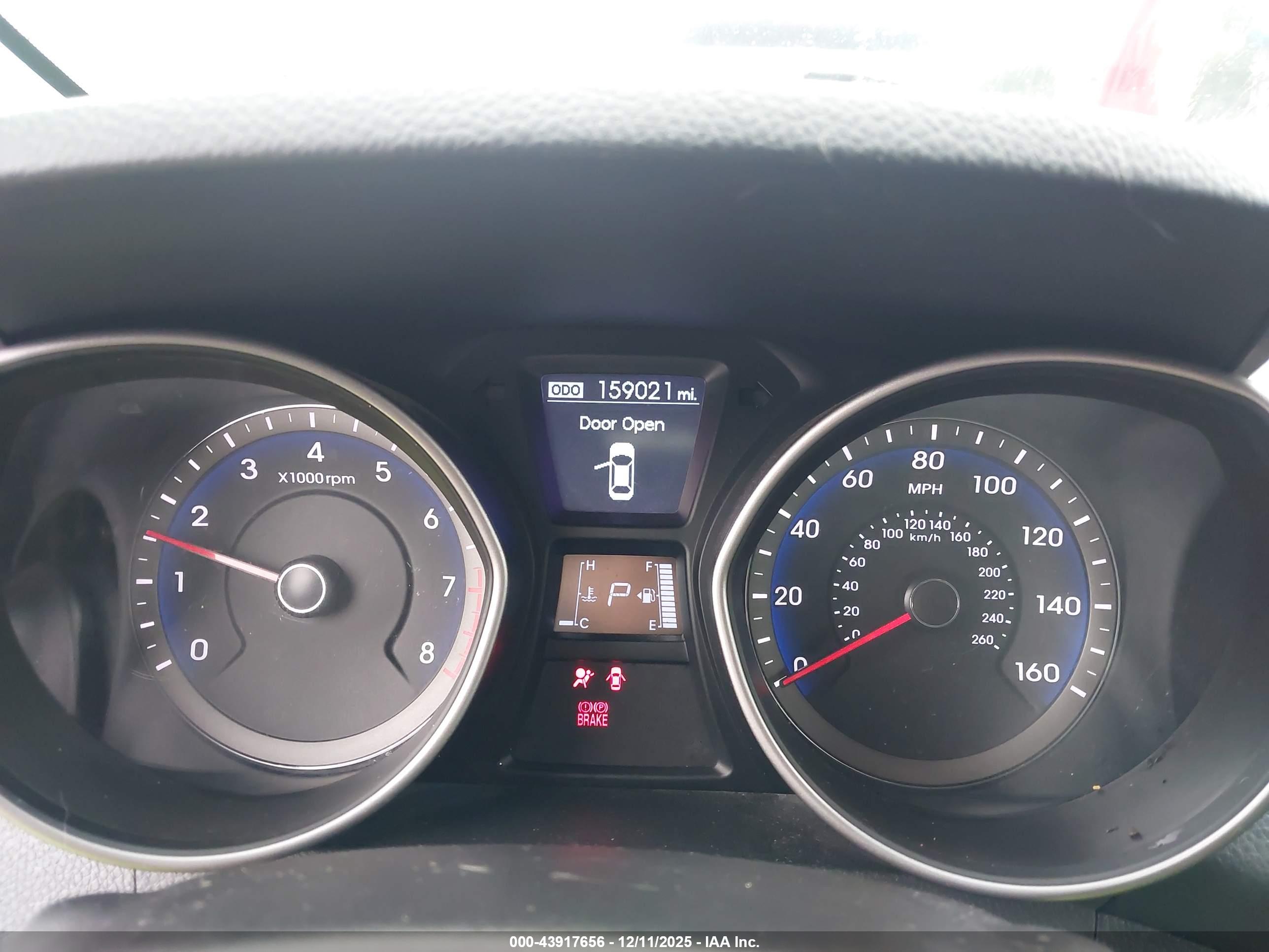 HYUNDAI ELANTRA image 7