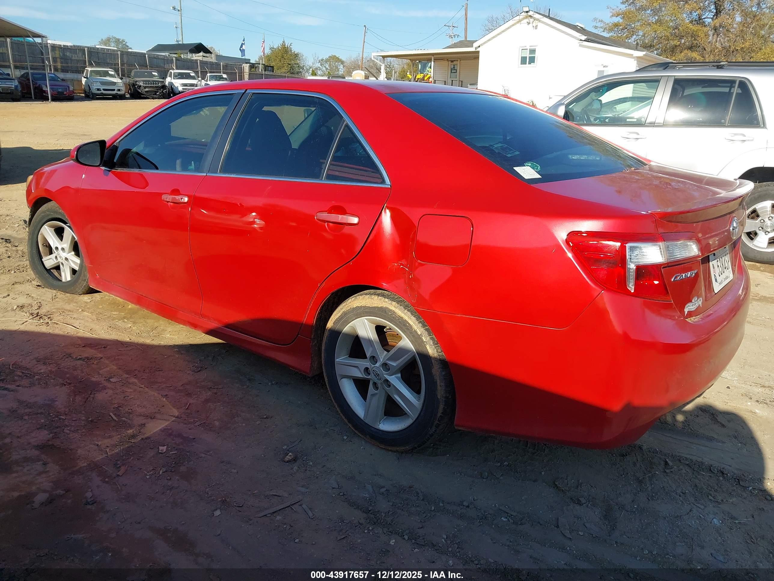 TOYOTA CAMRY image 3