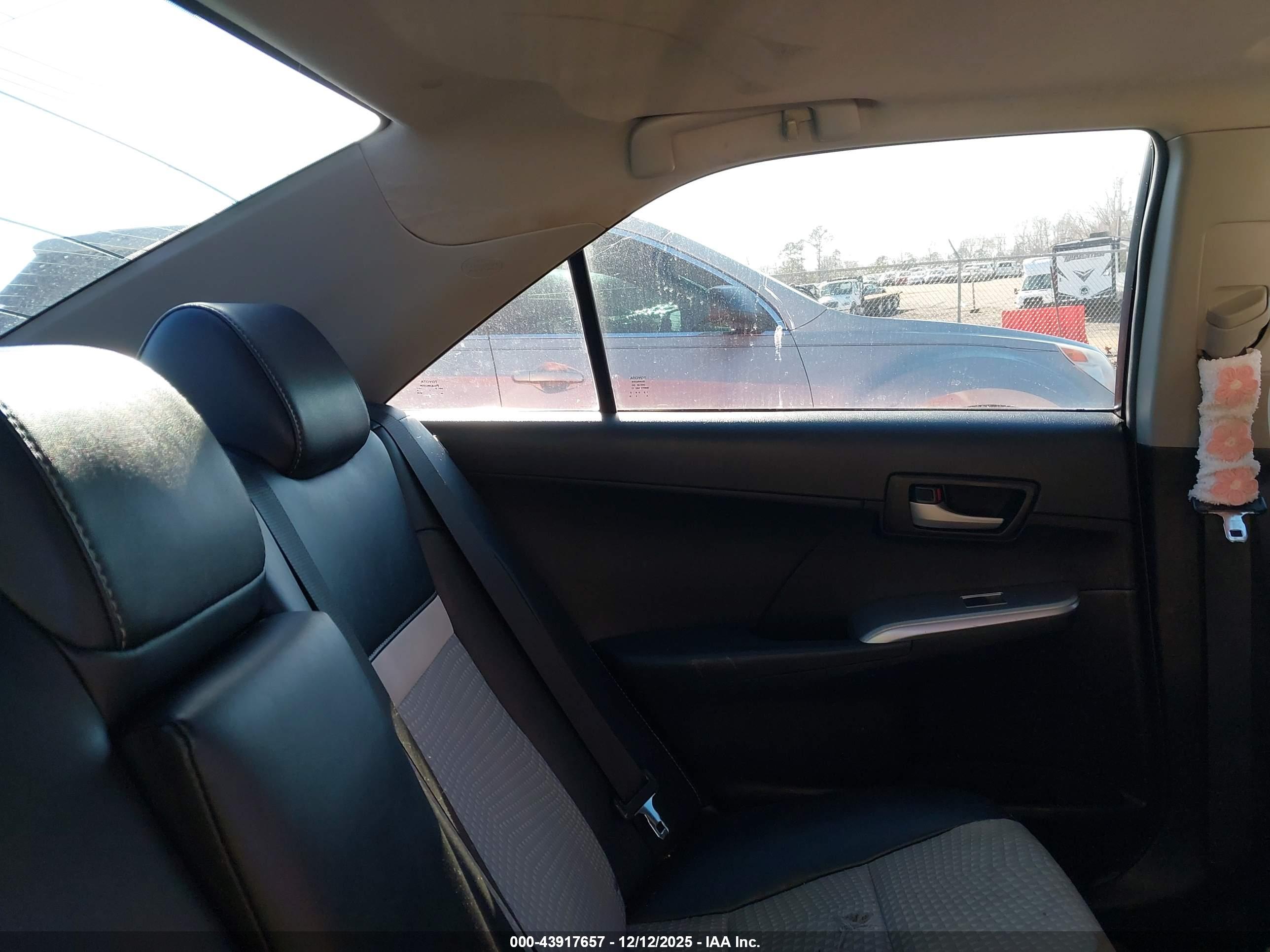 TOYOTA CAMRY image 8