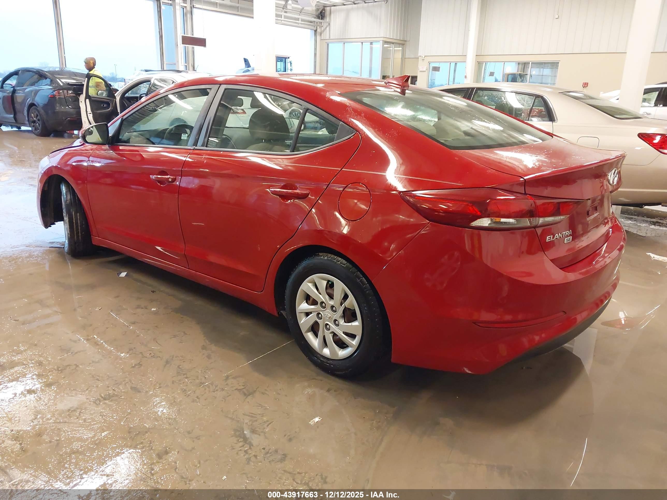 HYUNDAI ELANTRA image 3