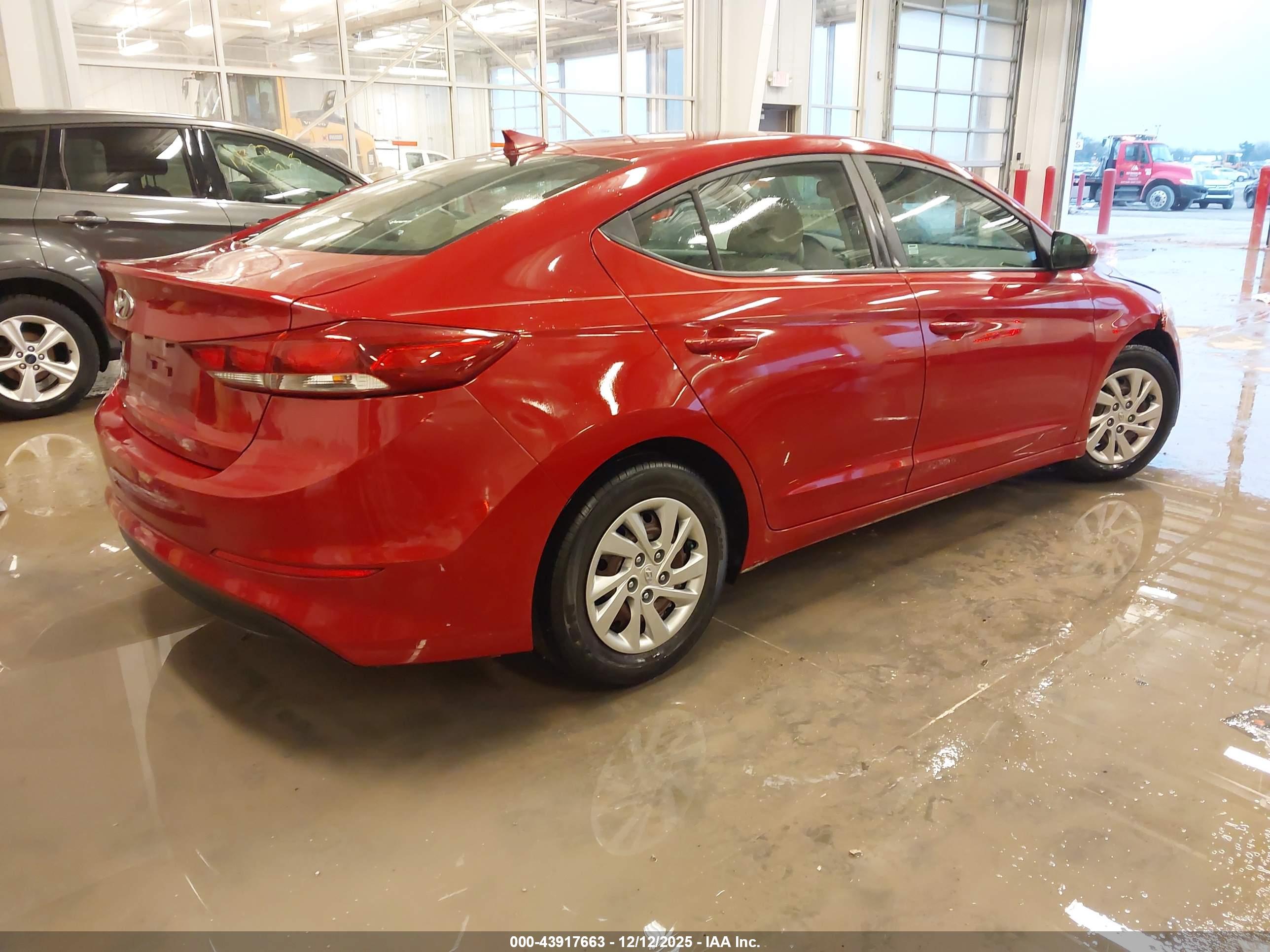 HYUNDAI ELANTRA image 4