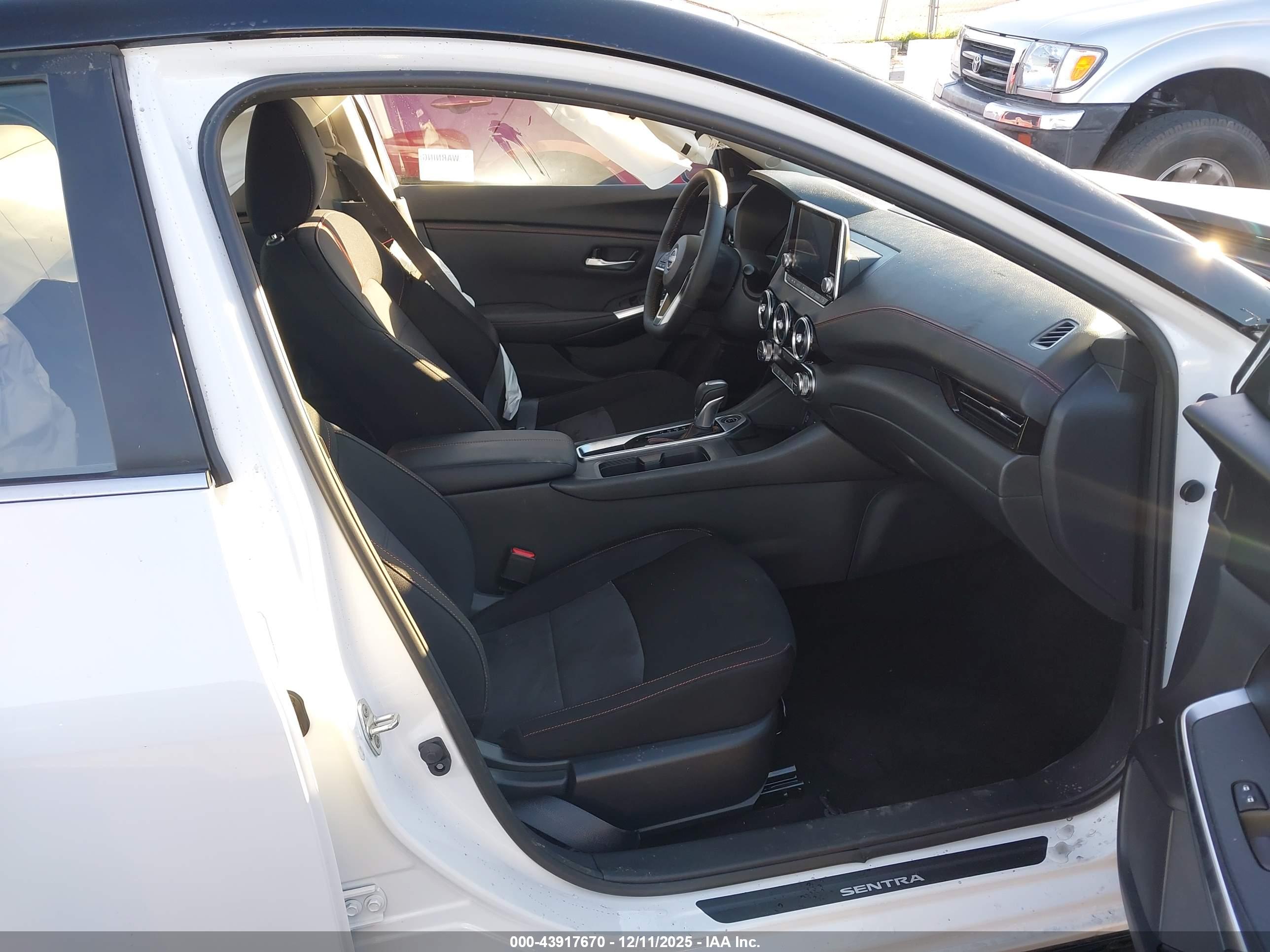 NISSAN SENTRA image 5