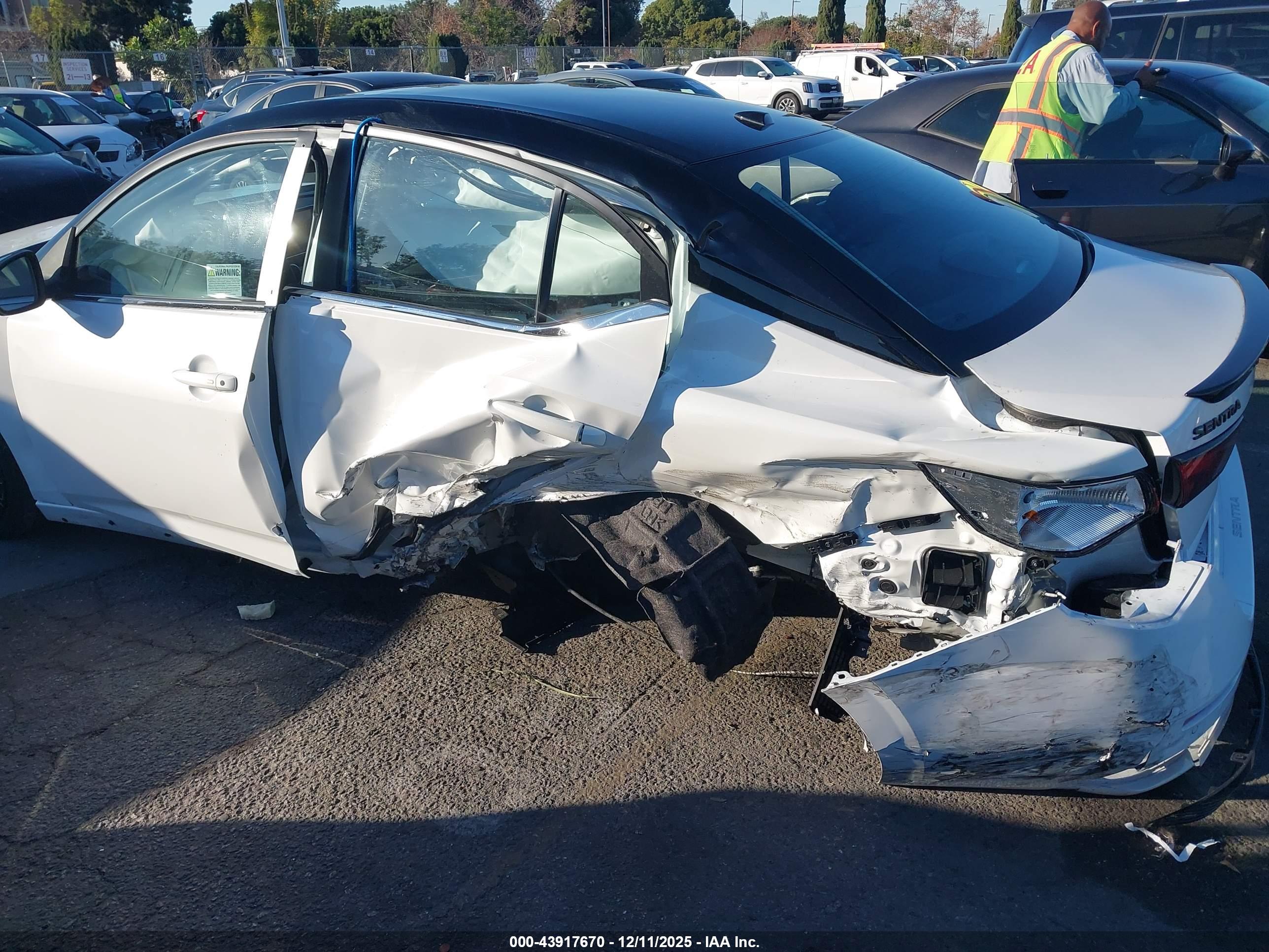 NISSAN SENTRA image 6