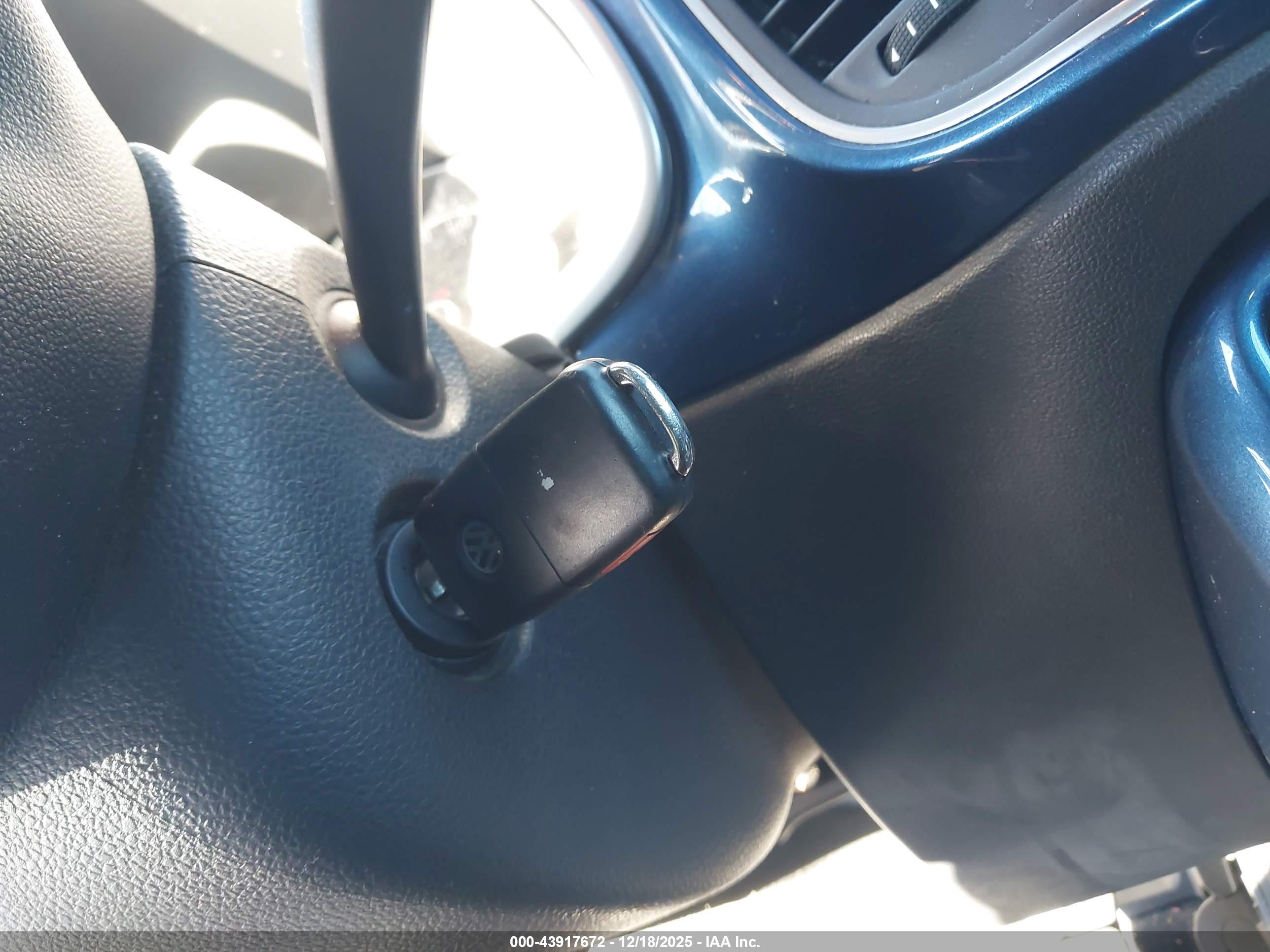 VOLKSWAGEN BEETLE image 11